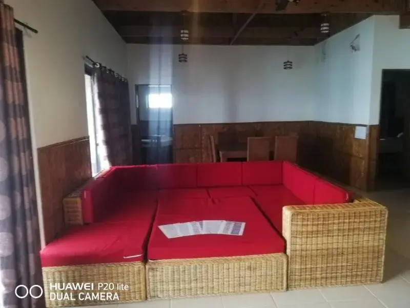 Living room, Bed in Villa de Pico Highland Beach Resort Living room, Bed in Villa de Pico Highland Beach Resort