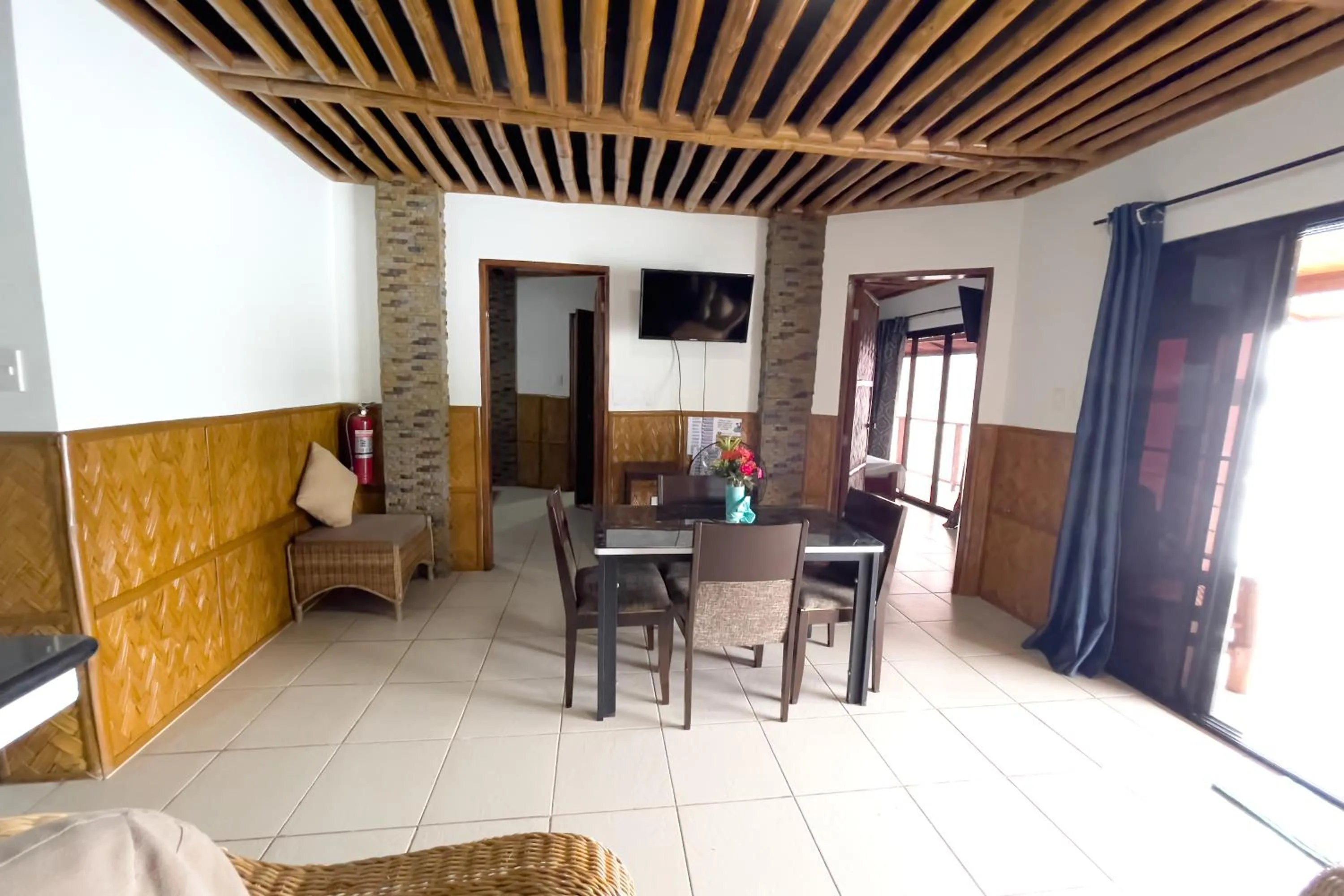 Villa de Pico Highland Beach Resort