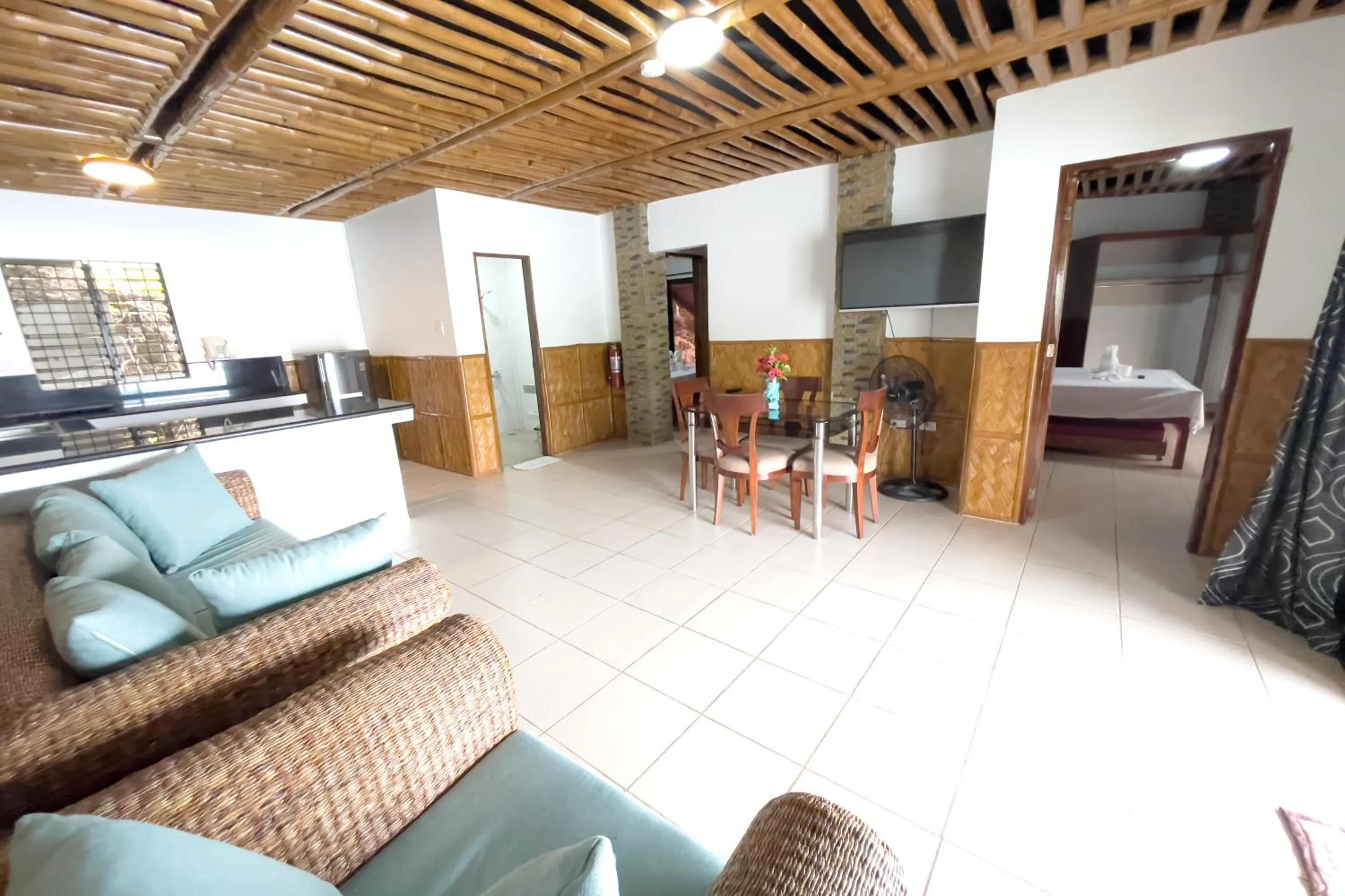 Villa de Pico Highland Beach Resort