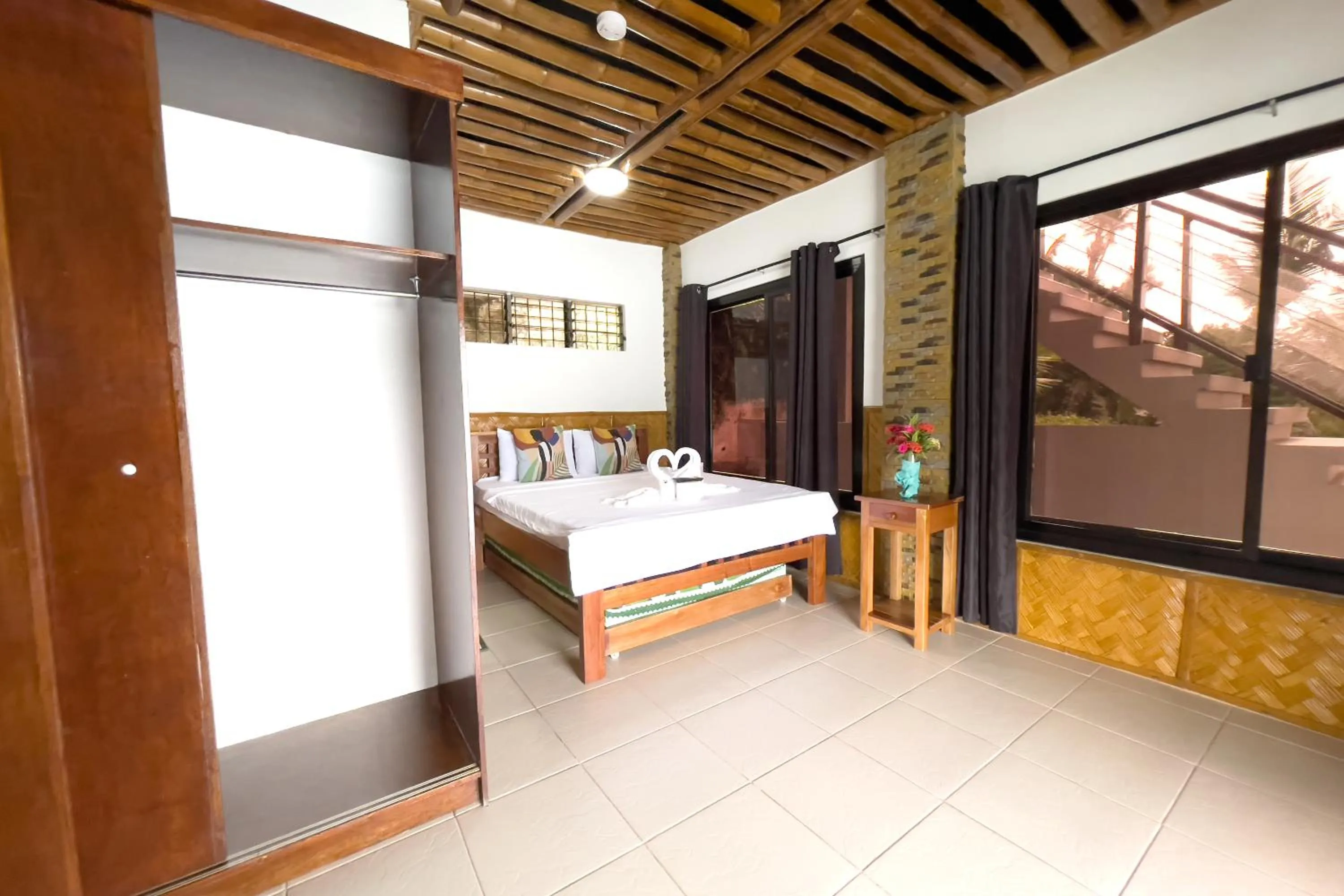 Bed in Villa de Pico Highland Beach Resort