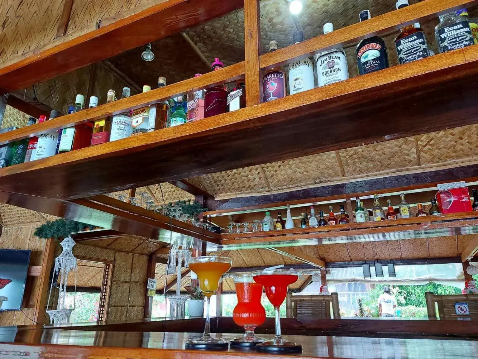 Lounge or bar in Villa de Pico Highland Beach Resort Lounge or bar in Villa de Pico Highland Beach Resort