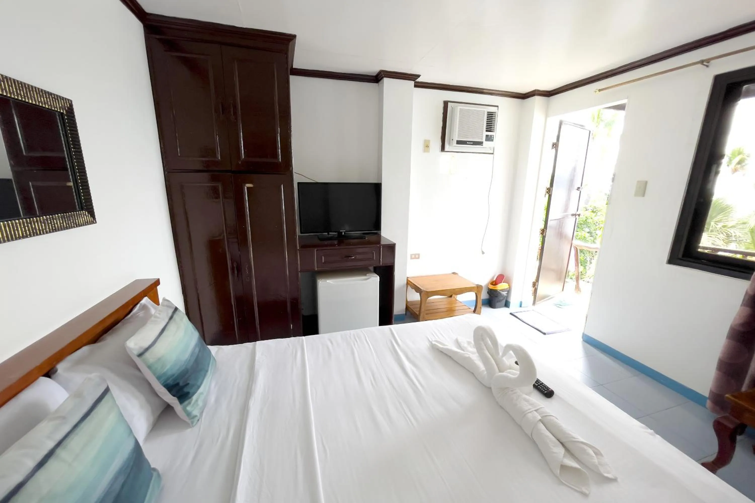 Bed in Villa de Pico Highland Beach Resort