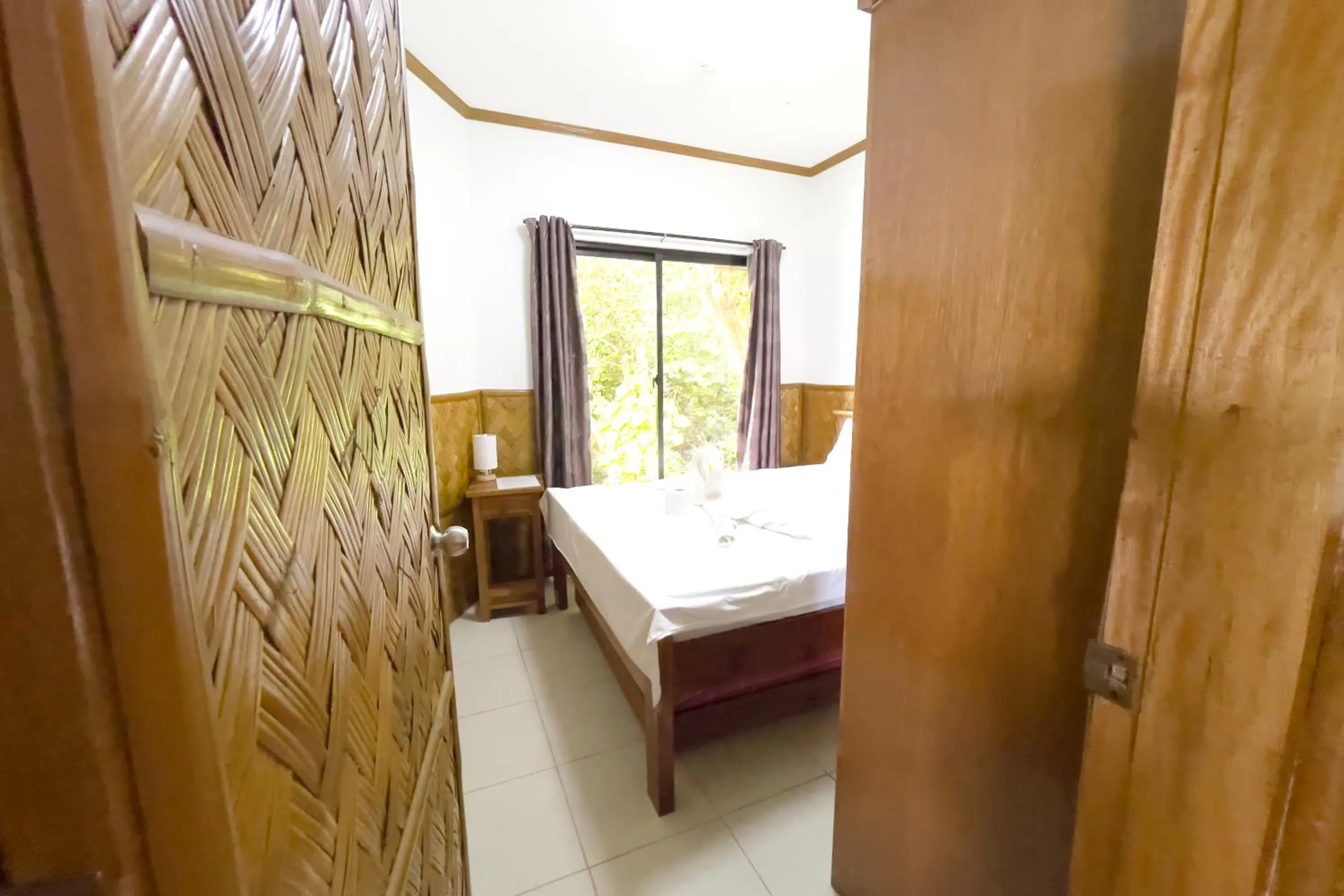 Bed in Villa de Pico Highland Beach Resort