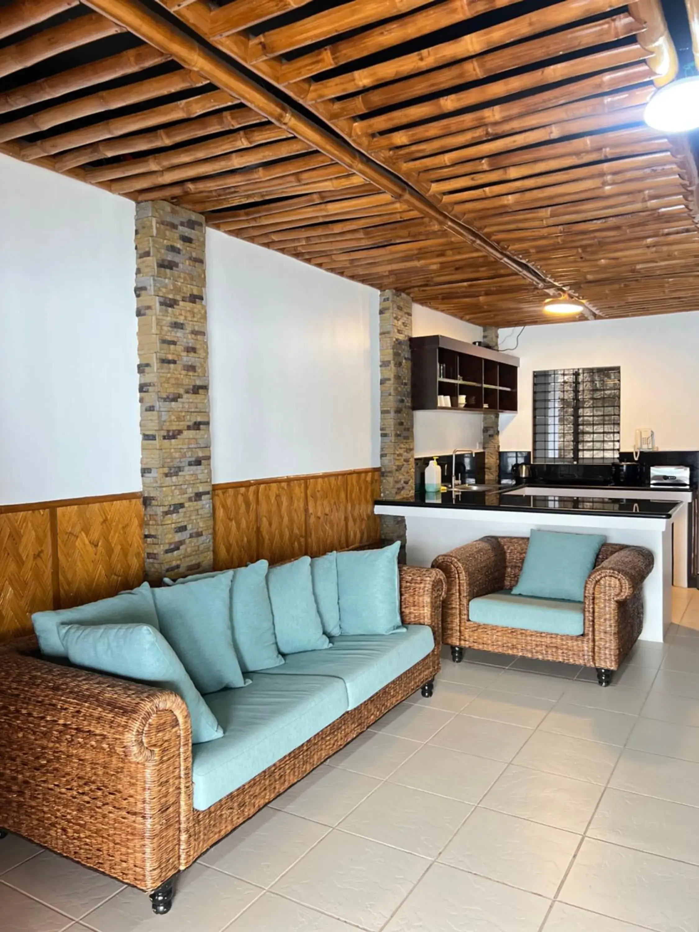 Living room in Villa de Pico Highland Beach Resort Living room in Villa de Pico Highland Beach Resort