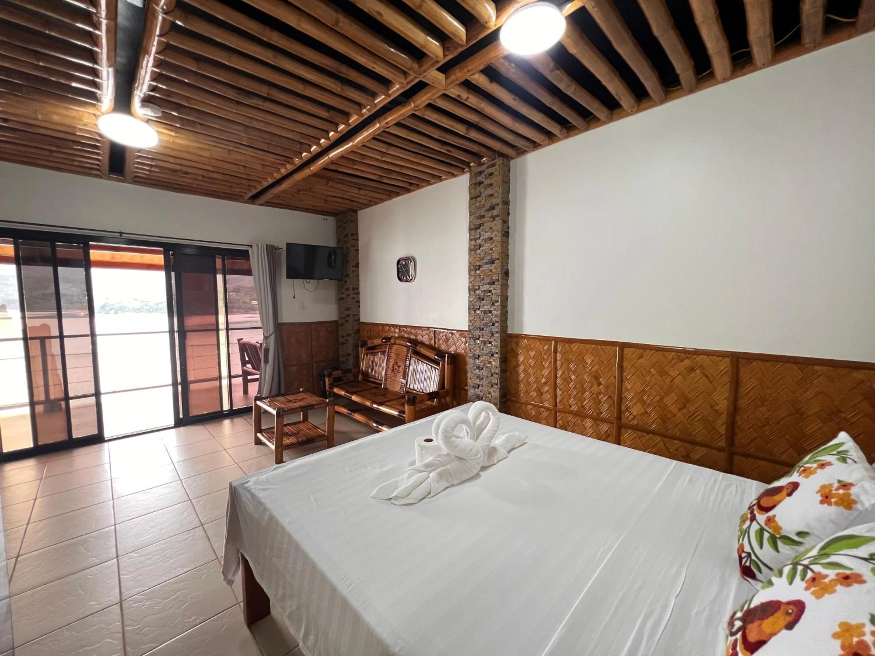 Bed in Villa de Pico Highland Beach Resort