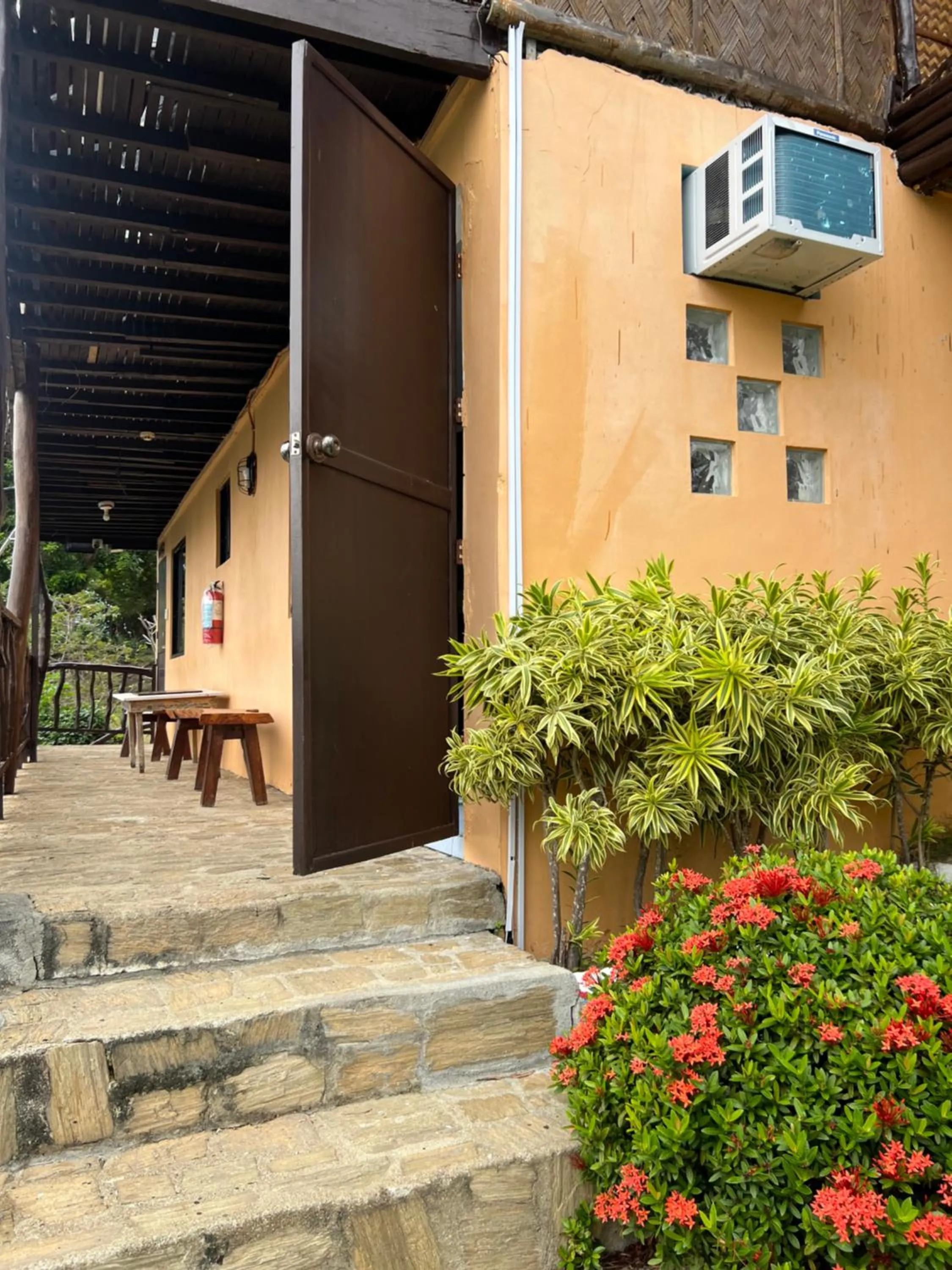 Property building in Villa de Pico Highland Beach Resort