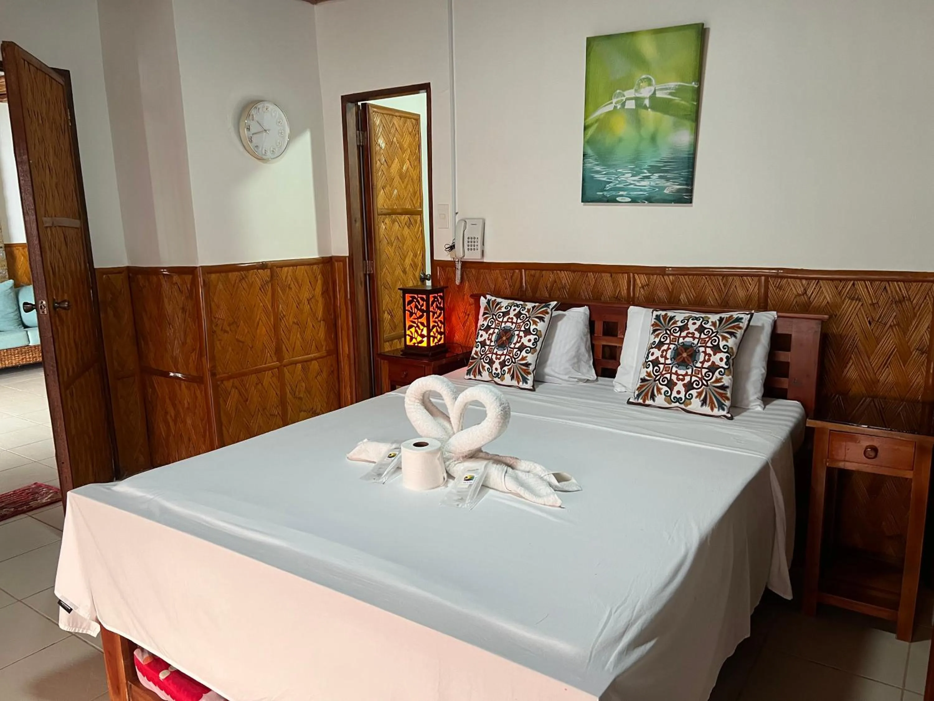 Bed in Villa de Pico Highland Beach Resort