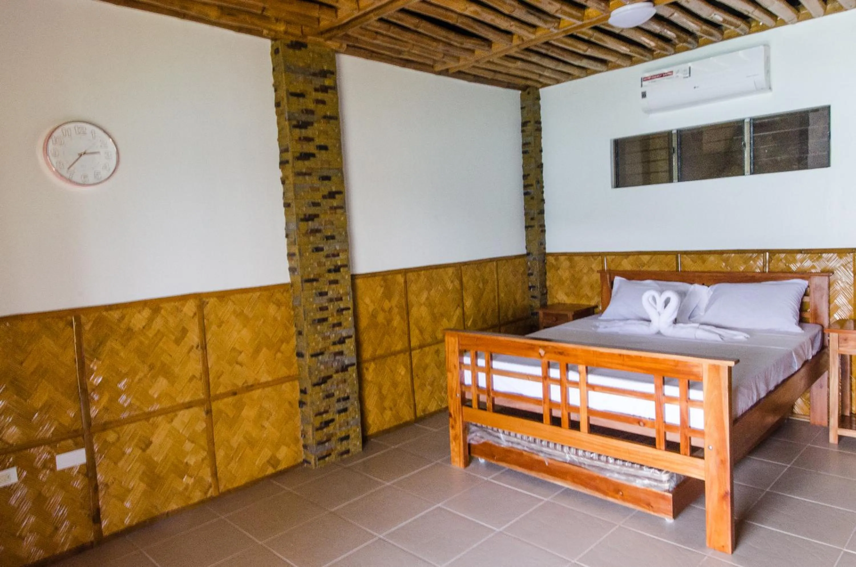 Bed in Villa de Pico Highland Beach Resort