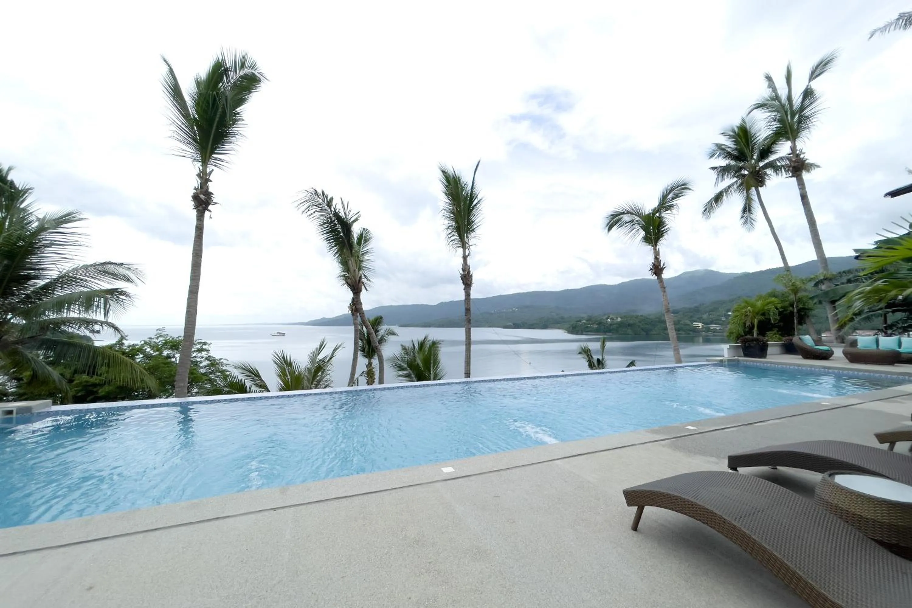 Villa de Pico Highland Beach Resort