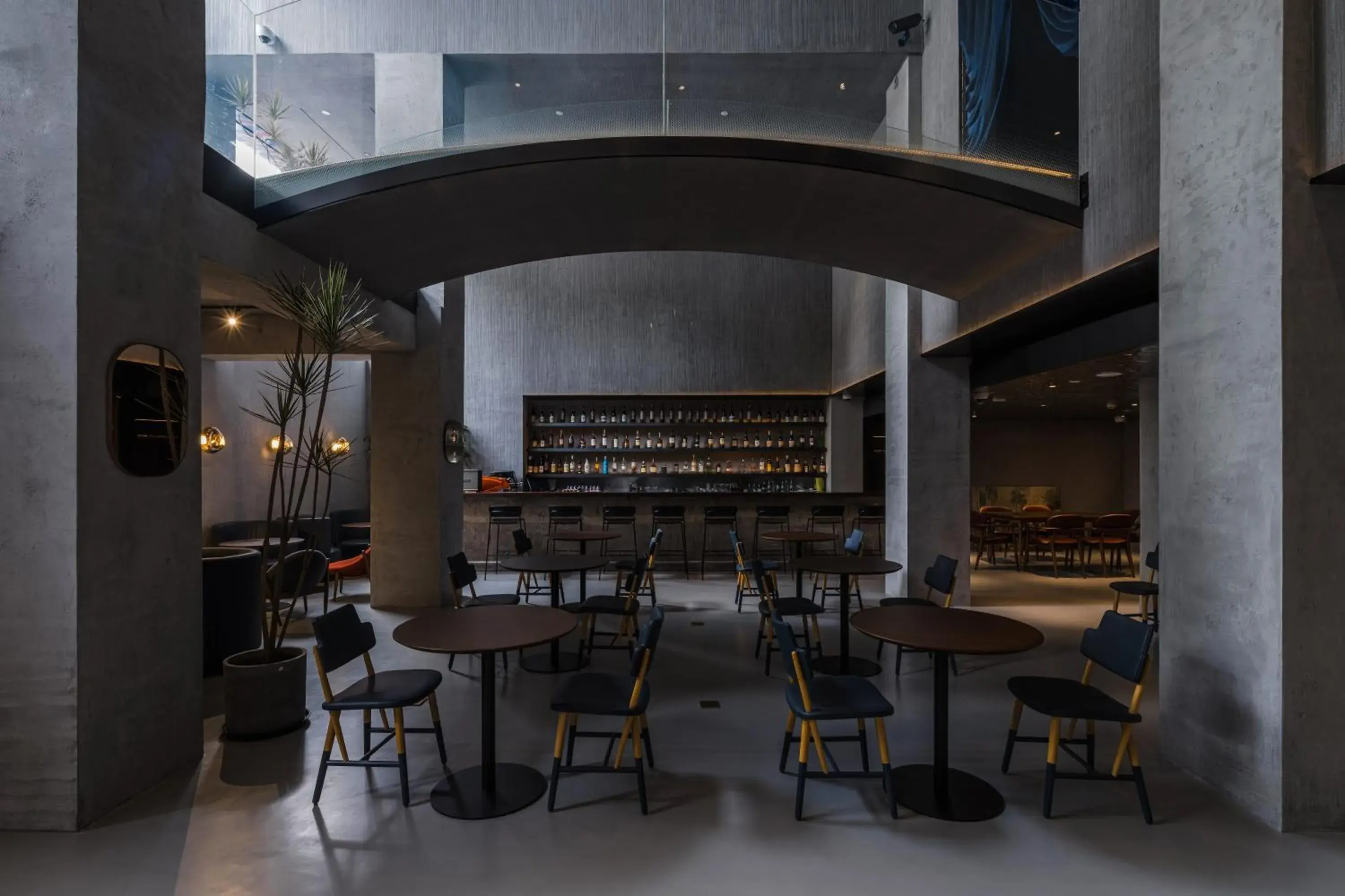 Restaurant/places to eat in Neobridge Hotel Restaurant/places to eat in Neobridge Hotel