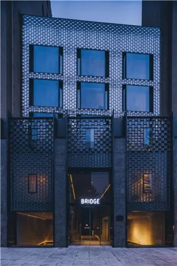 Neobridge Hotel
