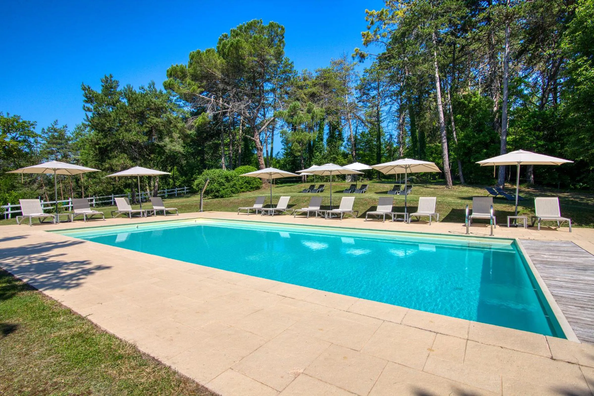 Swimming pool in Hôtel & restaurant Le Meysset
