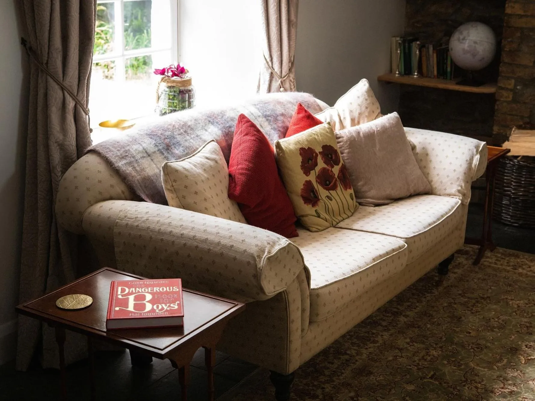 Living room in Pengelly Farmhouse B&B