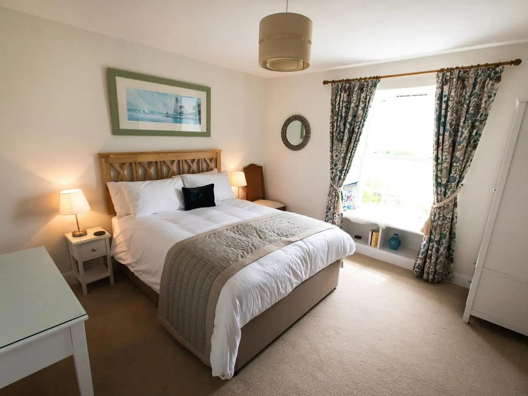 Deluxe Double Room with Bath in Pengelly Farmhouse B&B Deluxe Double Room with Bath in Pengelly Farmhouse B&B