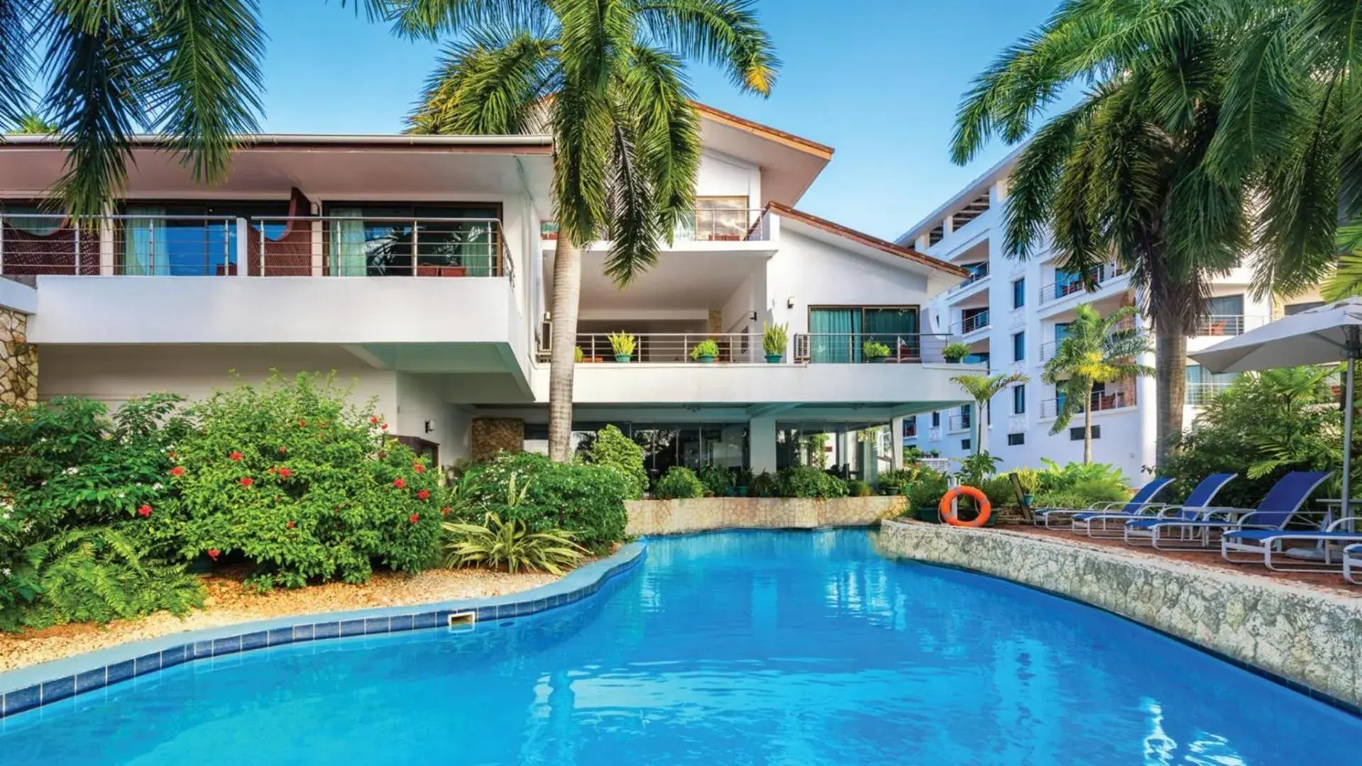 Swimming pool in Coral Beach Hotel Dar Es Salaam Swimming pool in Coral Beach Hotel Dar Es Salaam