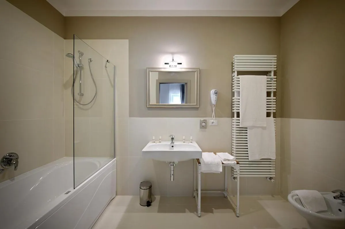 Bathroom in Locanda In Borgo Garnì & Wellness