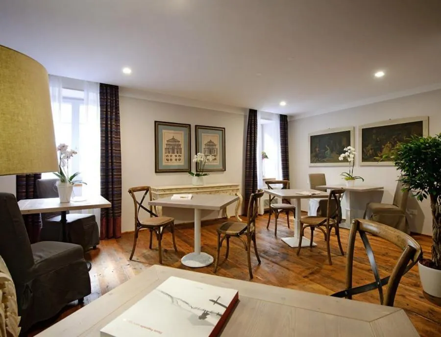 Lounge or bar in Locanda In Borgo Garnì & Wellness