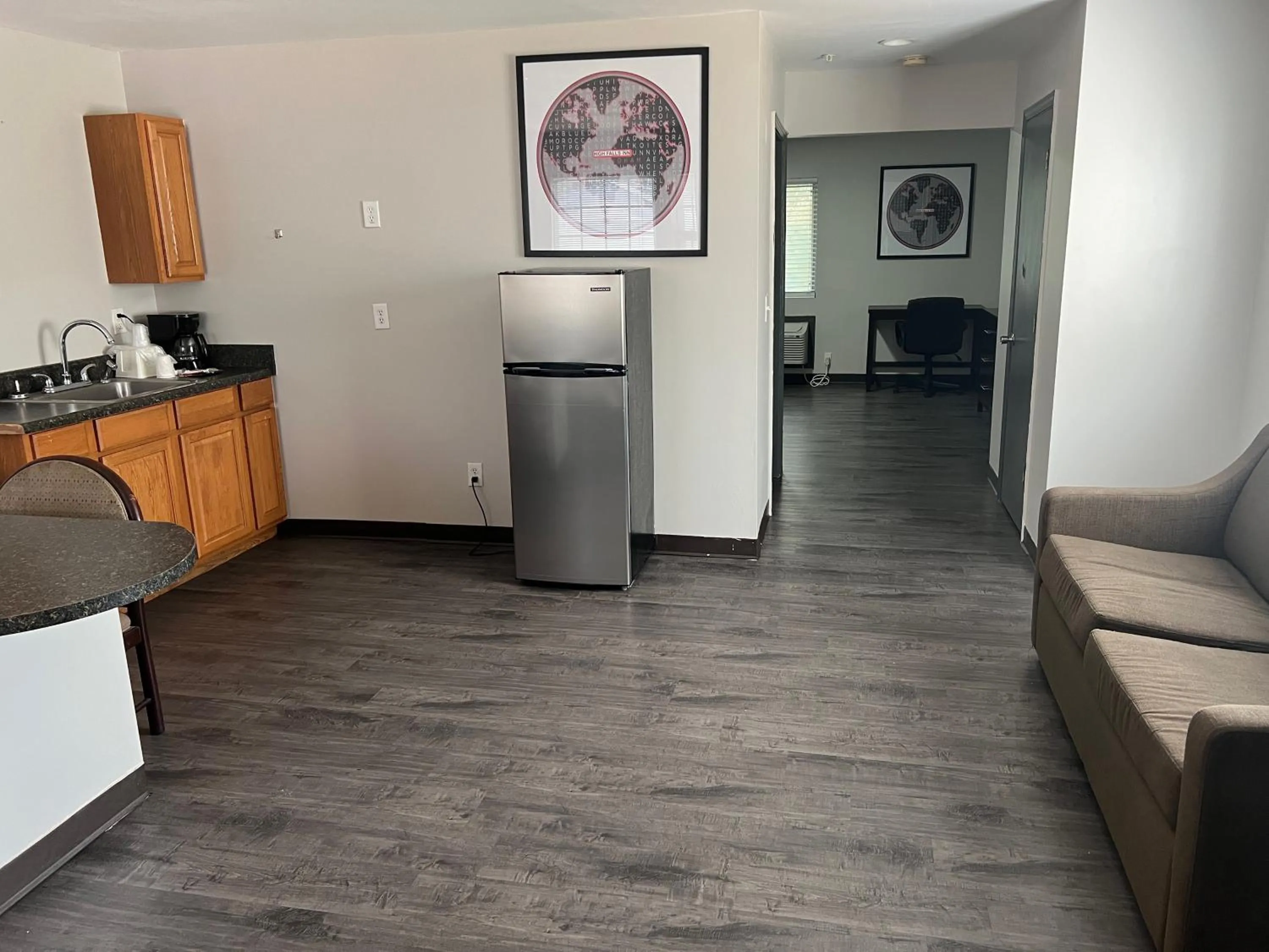 Kitchen or kitchenette in High Falls Inn & Suites