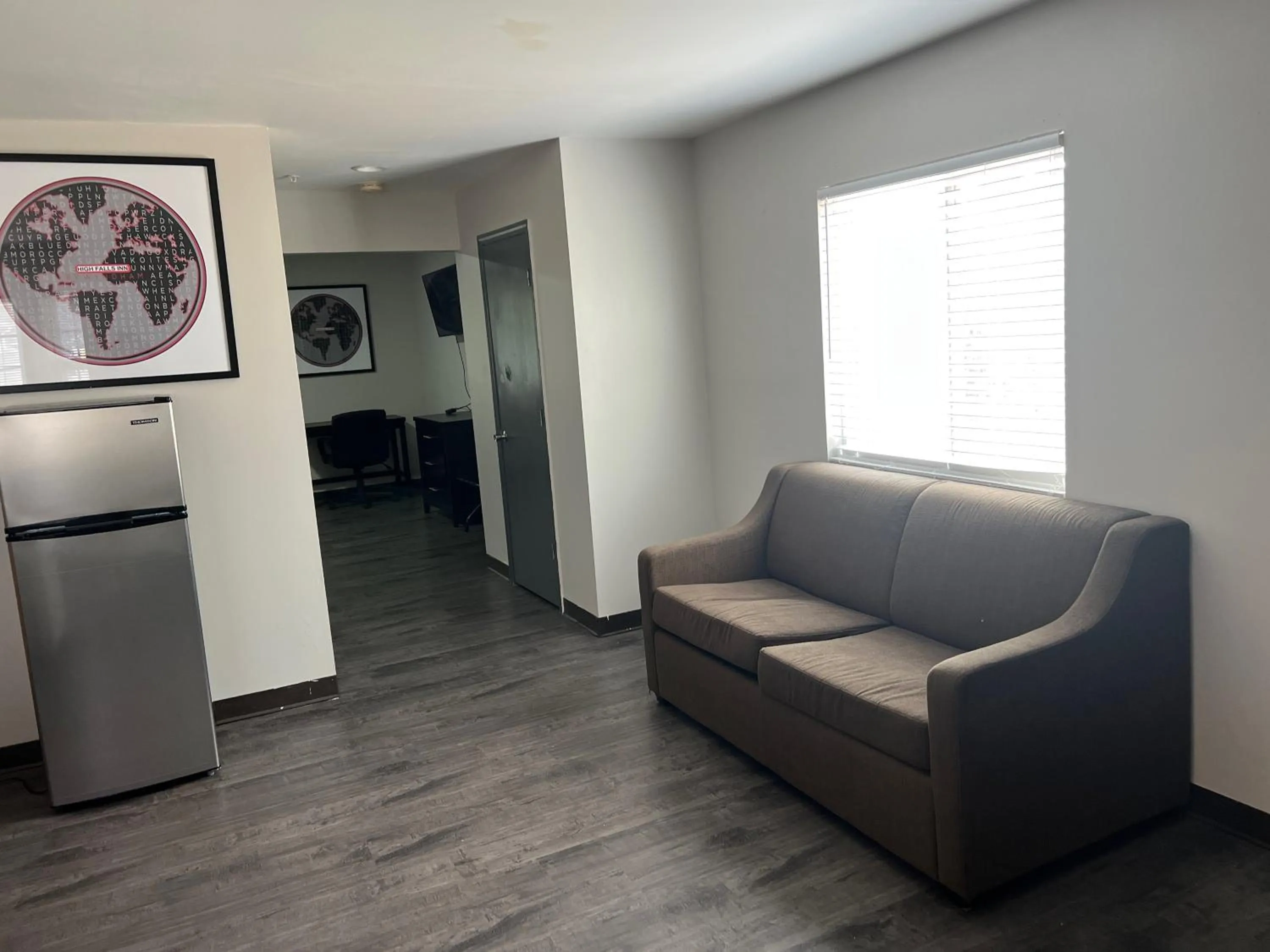 Kitchen or kitchenette in High Falls Inn & Suites