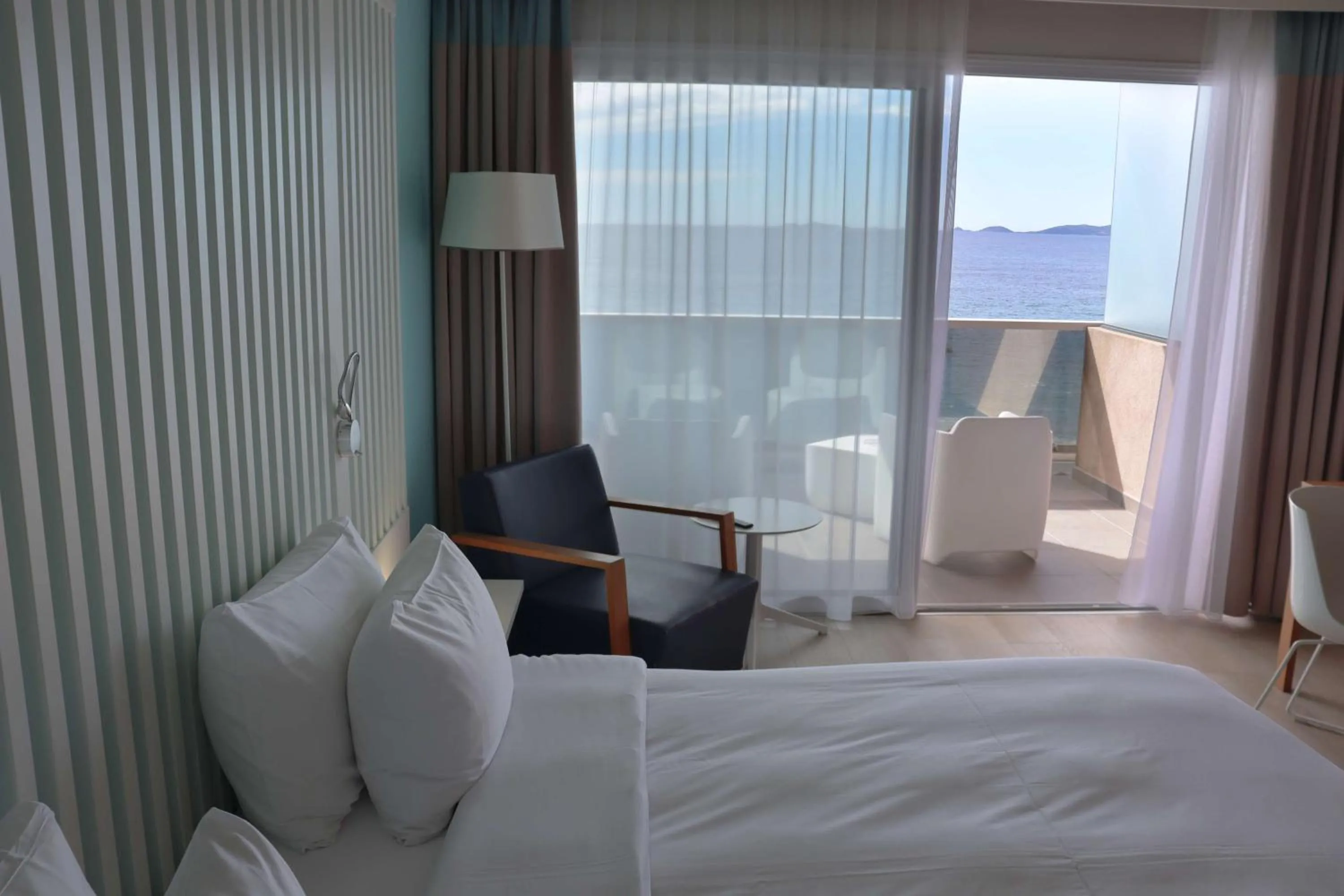 Bedroom, Bed in Radisson Blu Resort & Spa, Ajaccio Bay