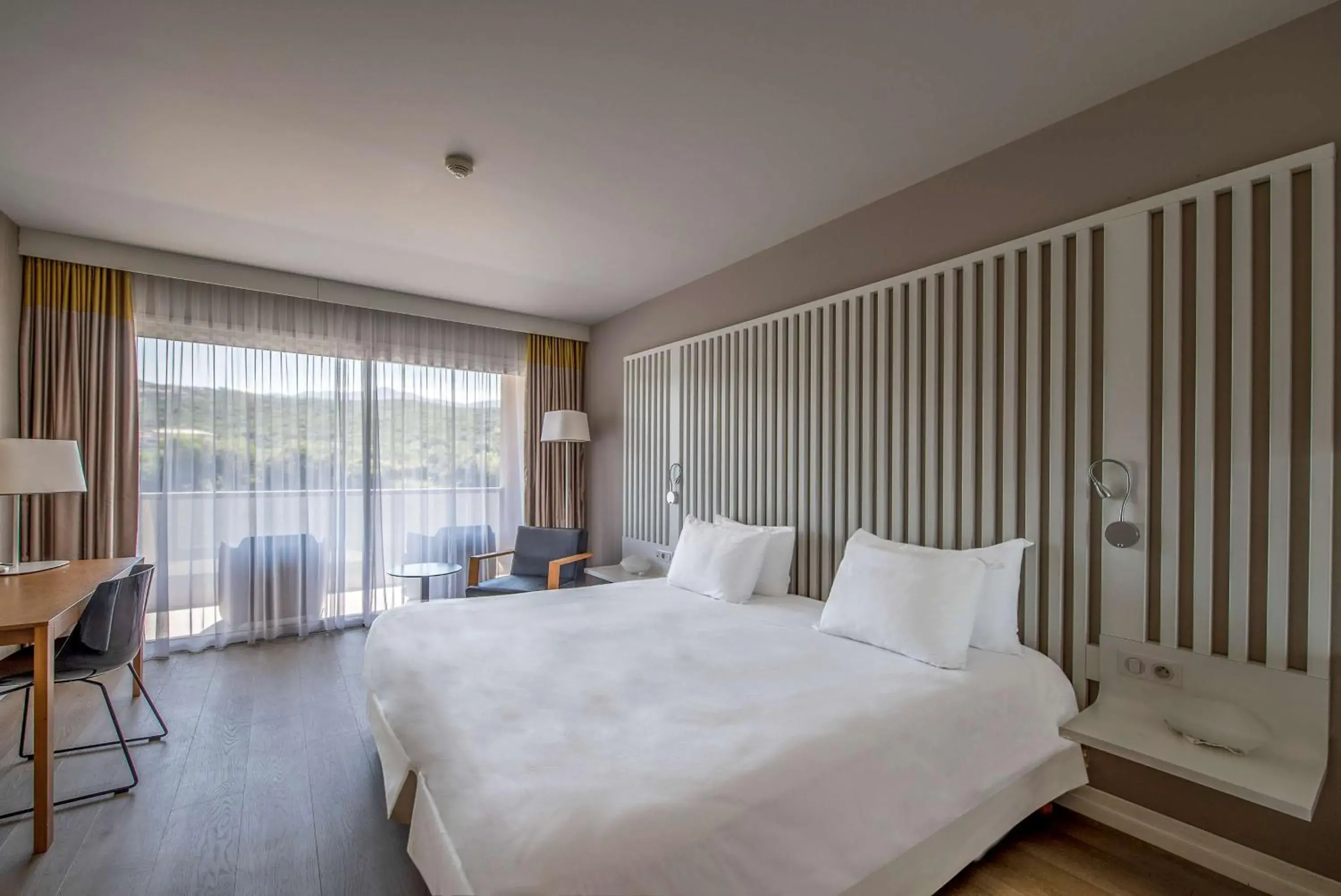 Bedroom, Bed in Radisson Blu Resort & Spa, Ajaccio Bay Bedroom, Bed in Radisson Blu Resort & Spa, Ajaccio Bay