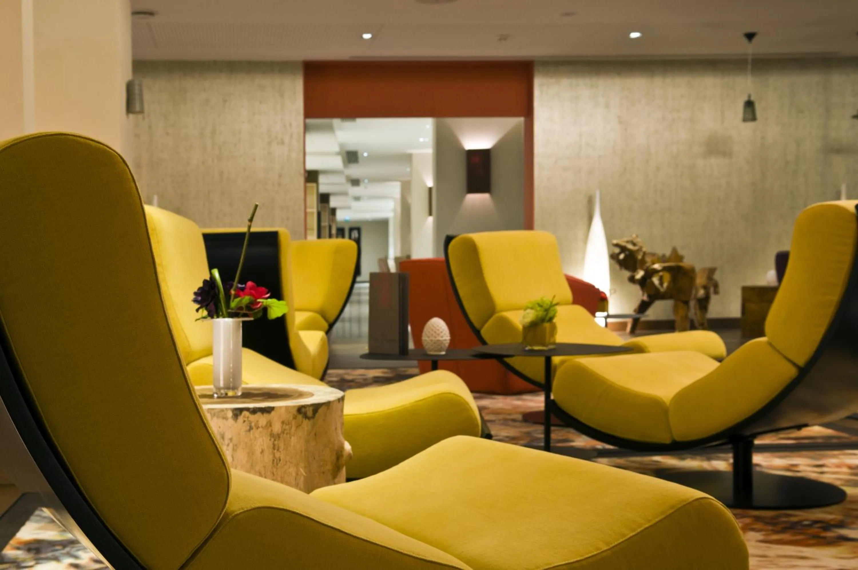 Lounge or bar in Radisson Blu Resort & Spa, Ajaccio Bay