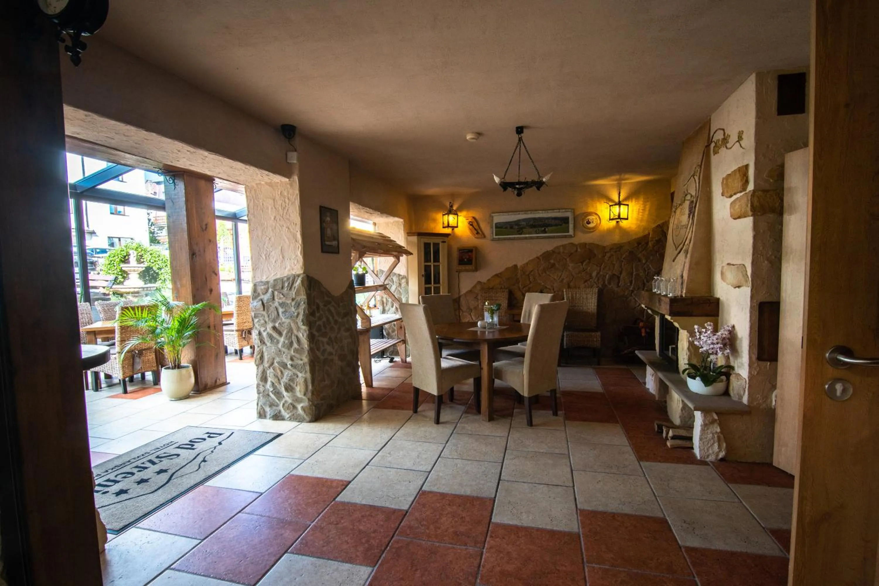 Patio in Hotel Pod Szrenicą