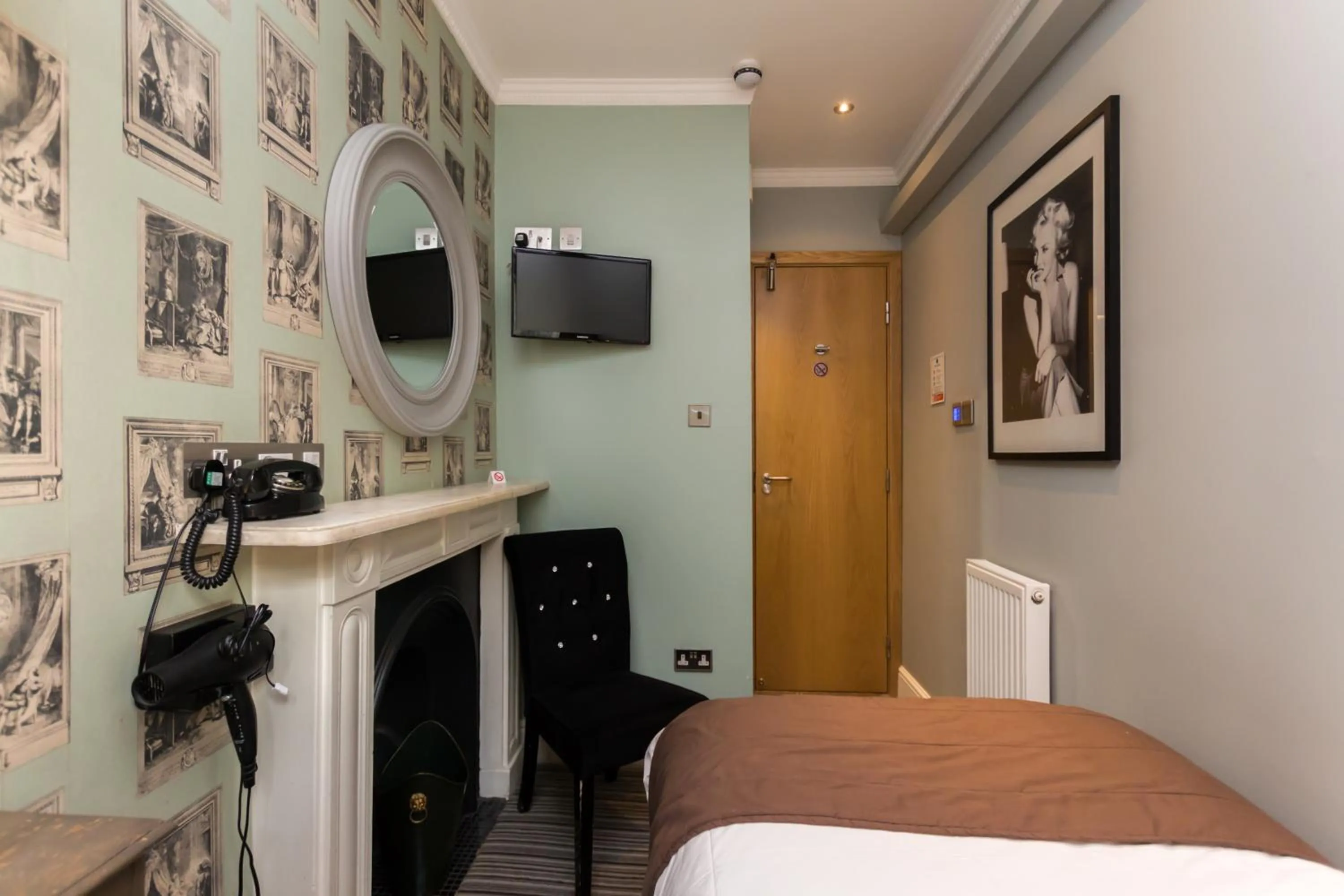 Bedroom, Bed in Arosfa Hotel London by Compass Hospitality
