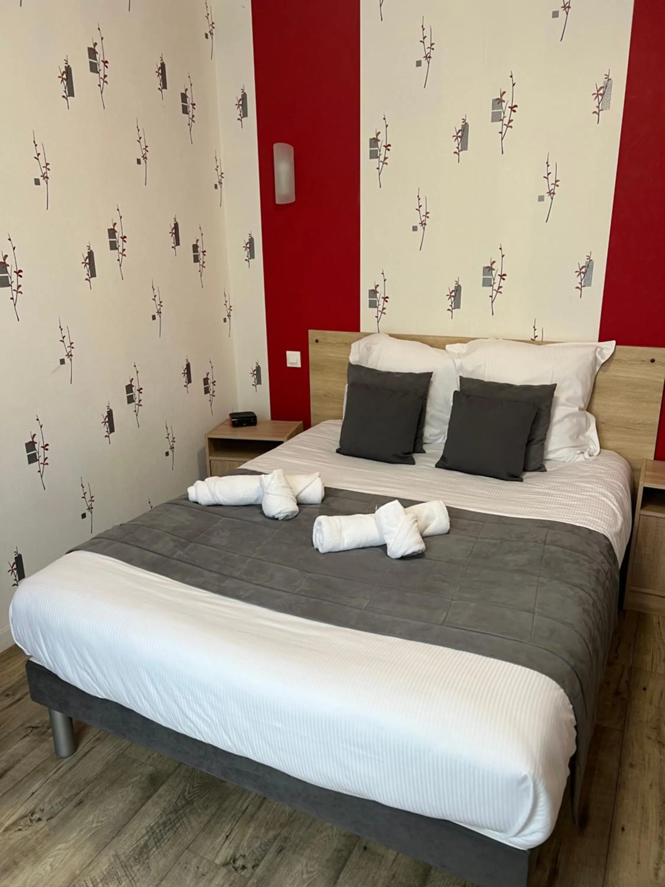 Bedroom, Bed in Au Petit Bonheur