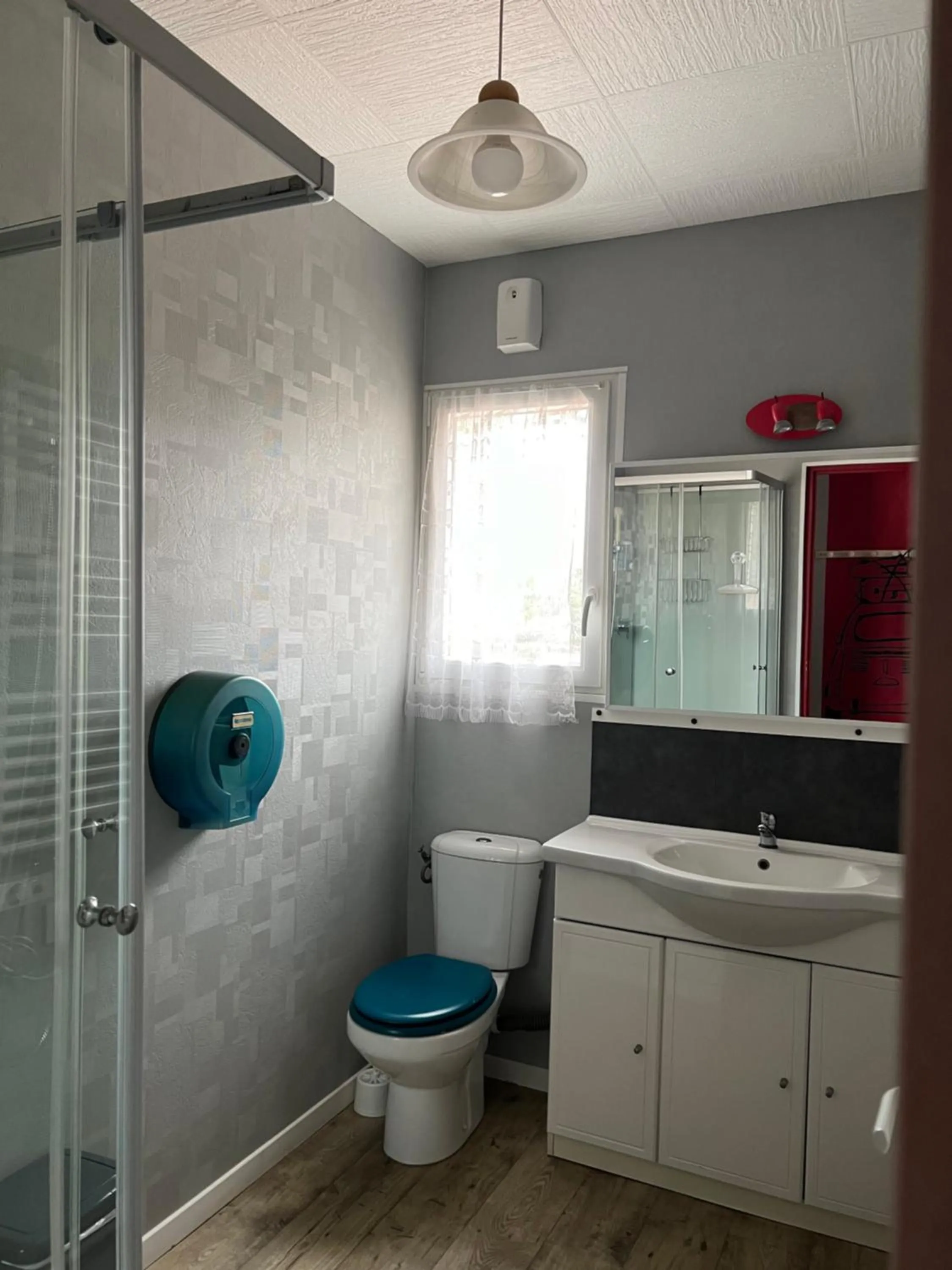 Bathroom in Au Petit Bonheur