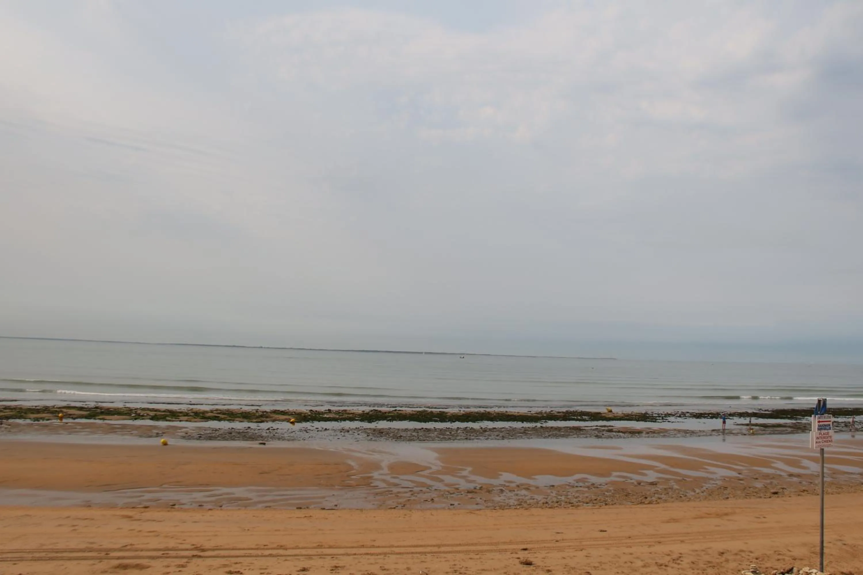 Property building in Au Petit Bonheur