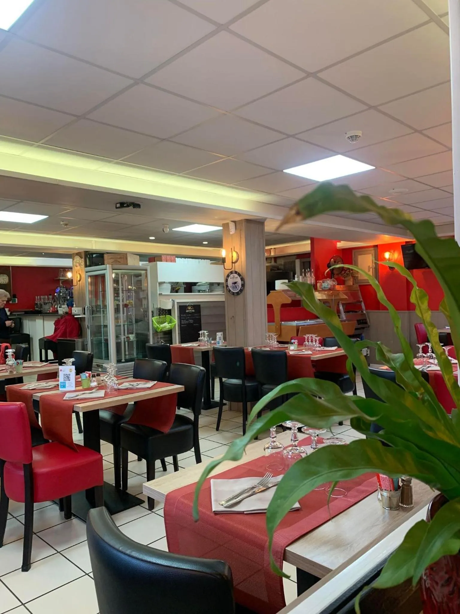 Restaurant/places to eat in Au Petit Bonheur