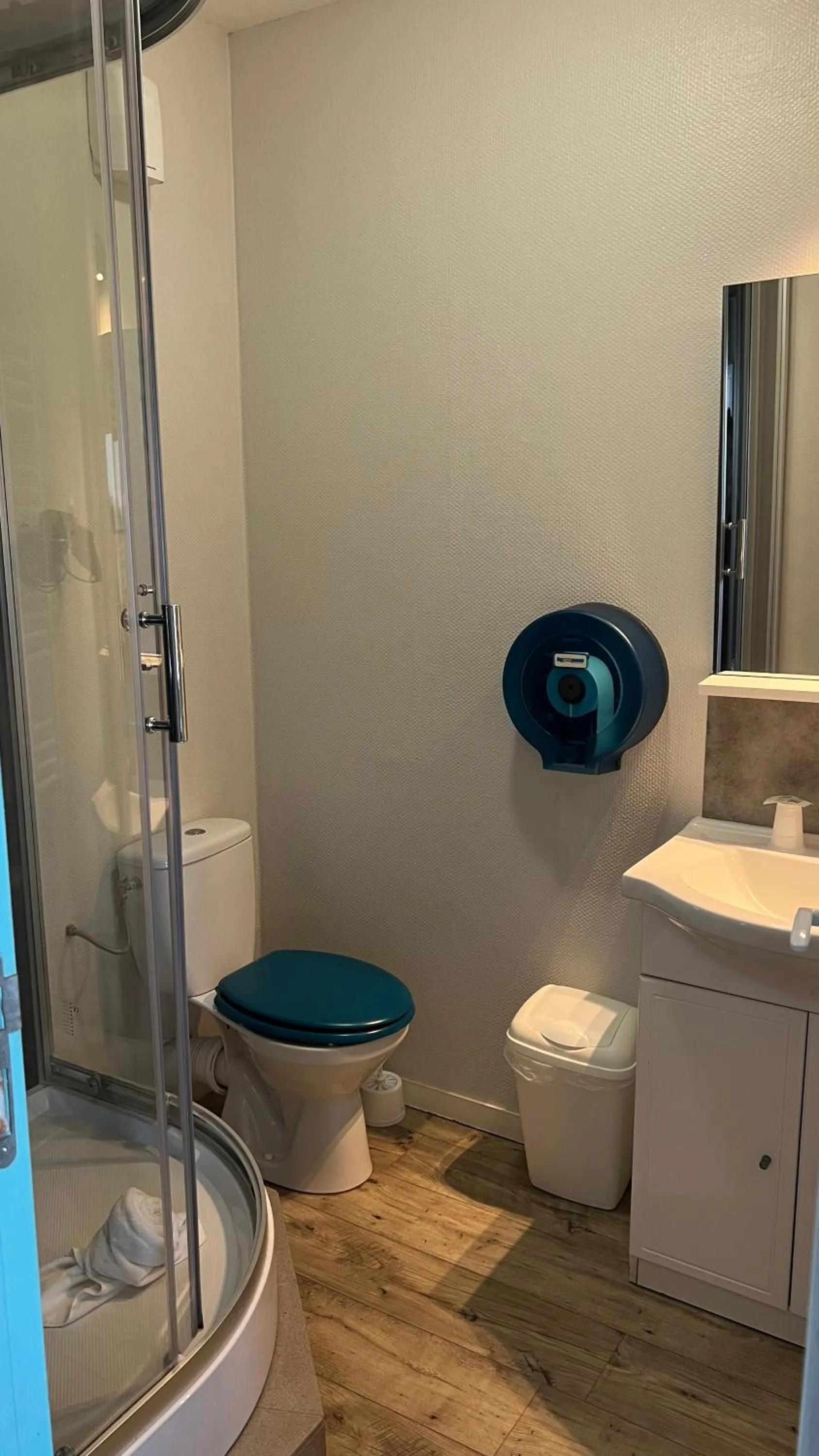 Bathroom in Au Petit Bonheur