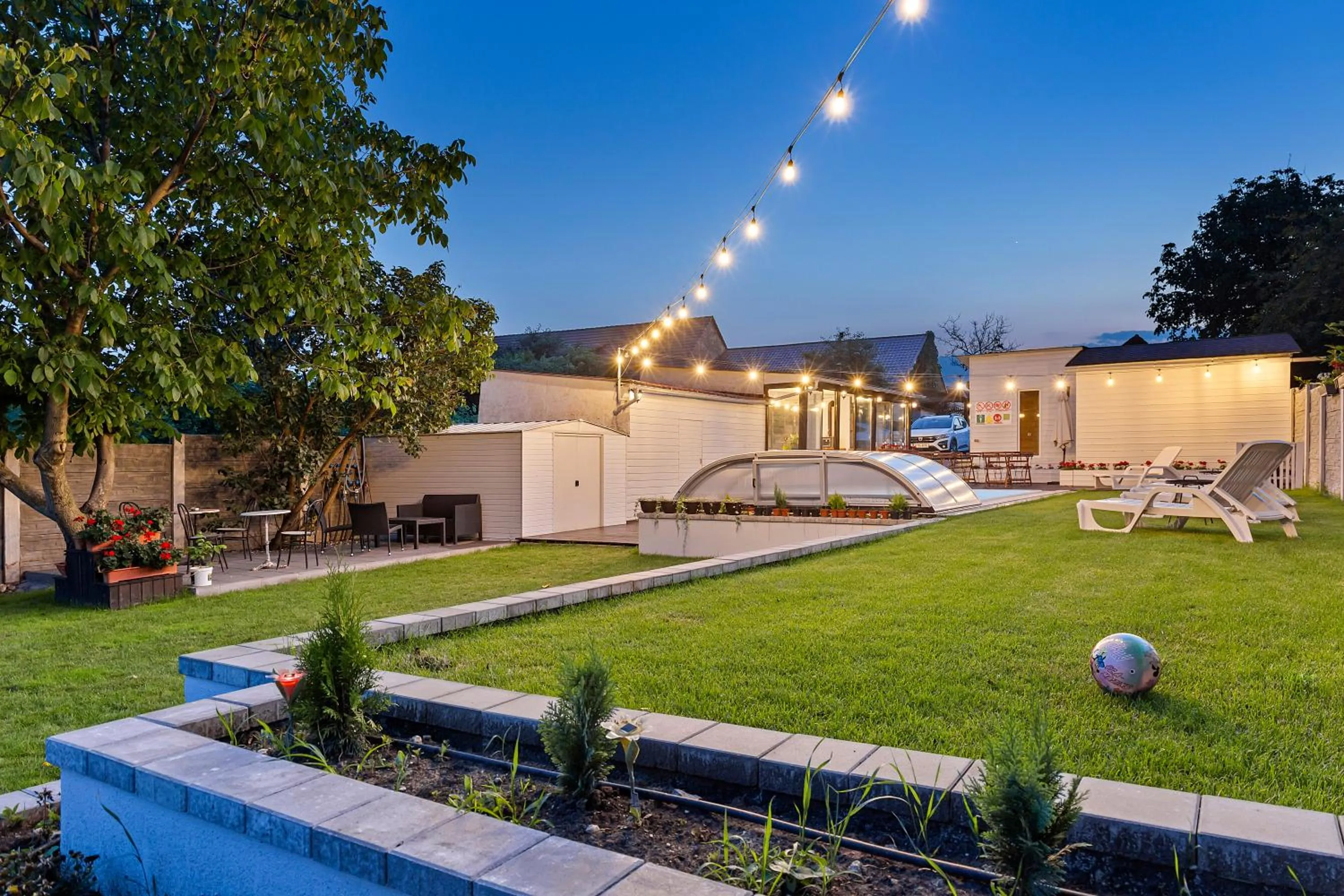 Garden in Pensiunea Alina "Adults Only"