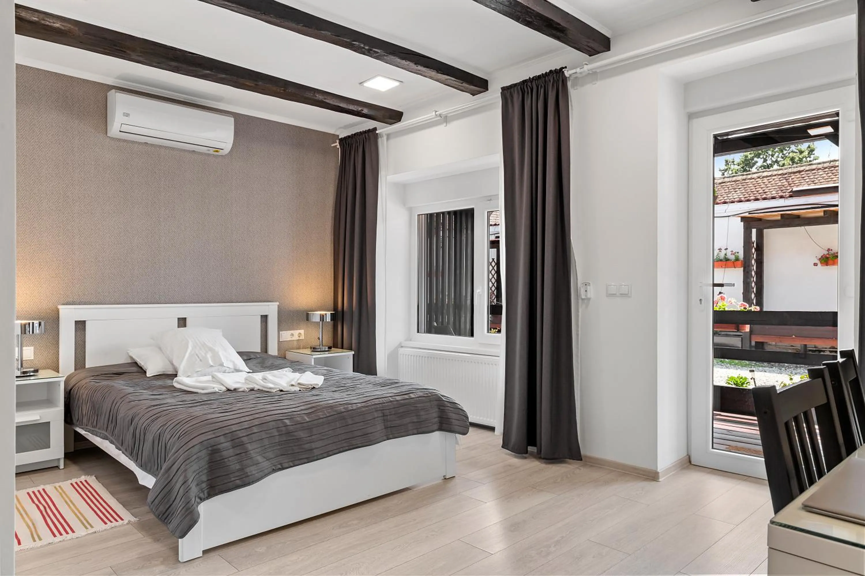 Property building, Bed in Pensiunea Alina "Adults Only"