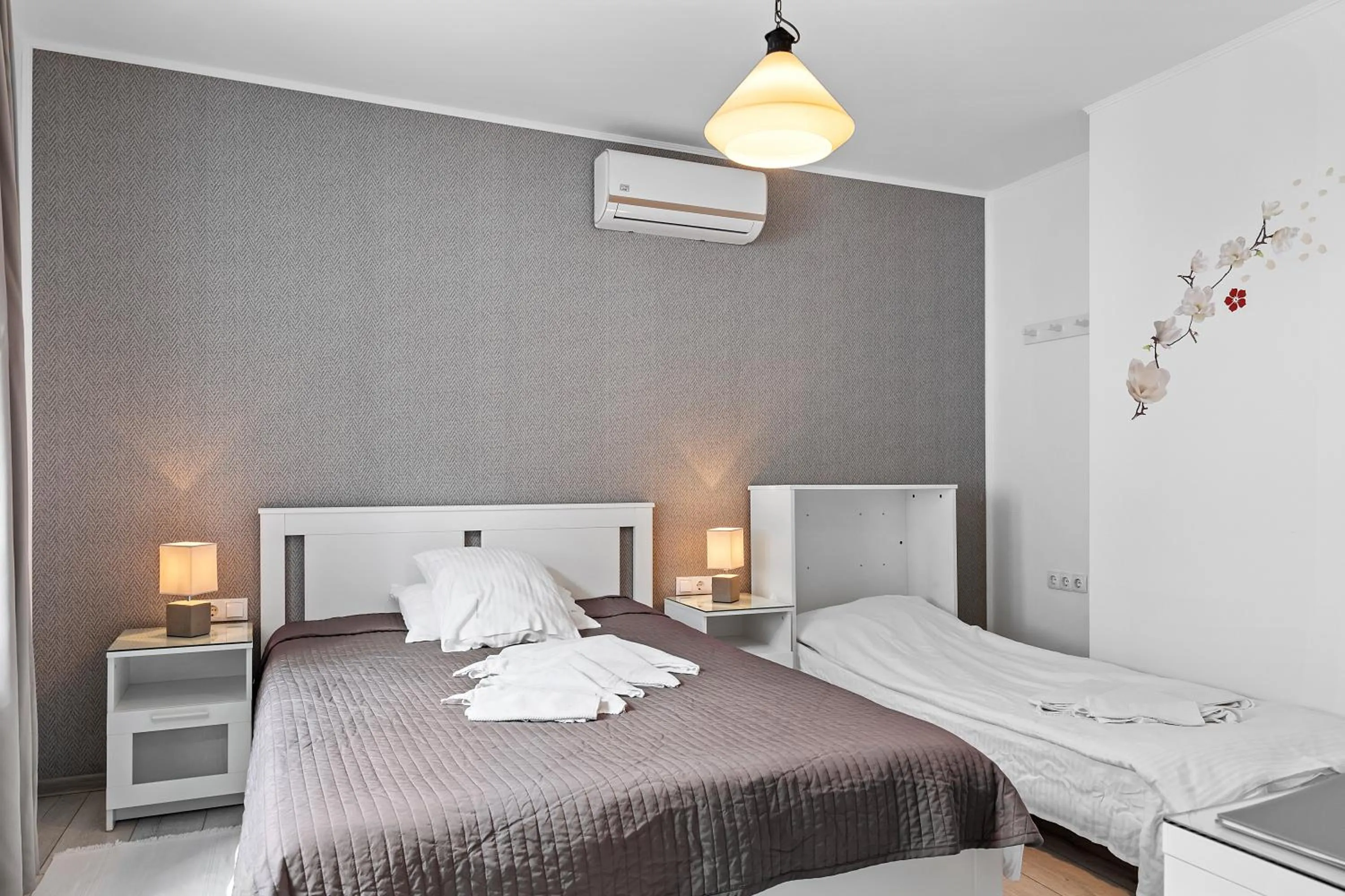 Property building, Bed in Pensiunea Alina "Adults Only"