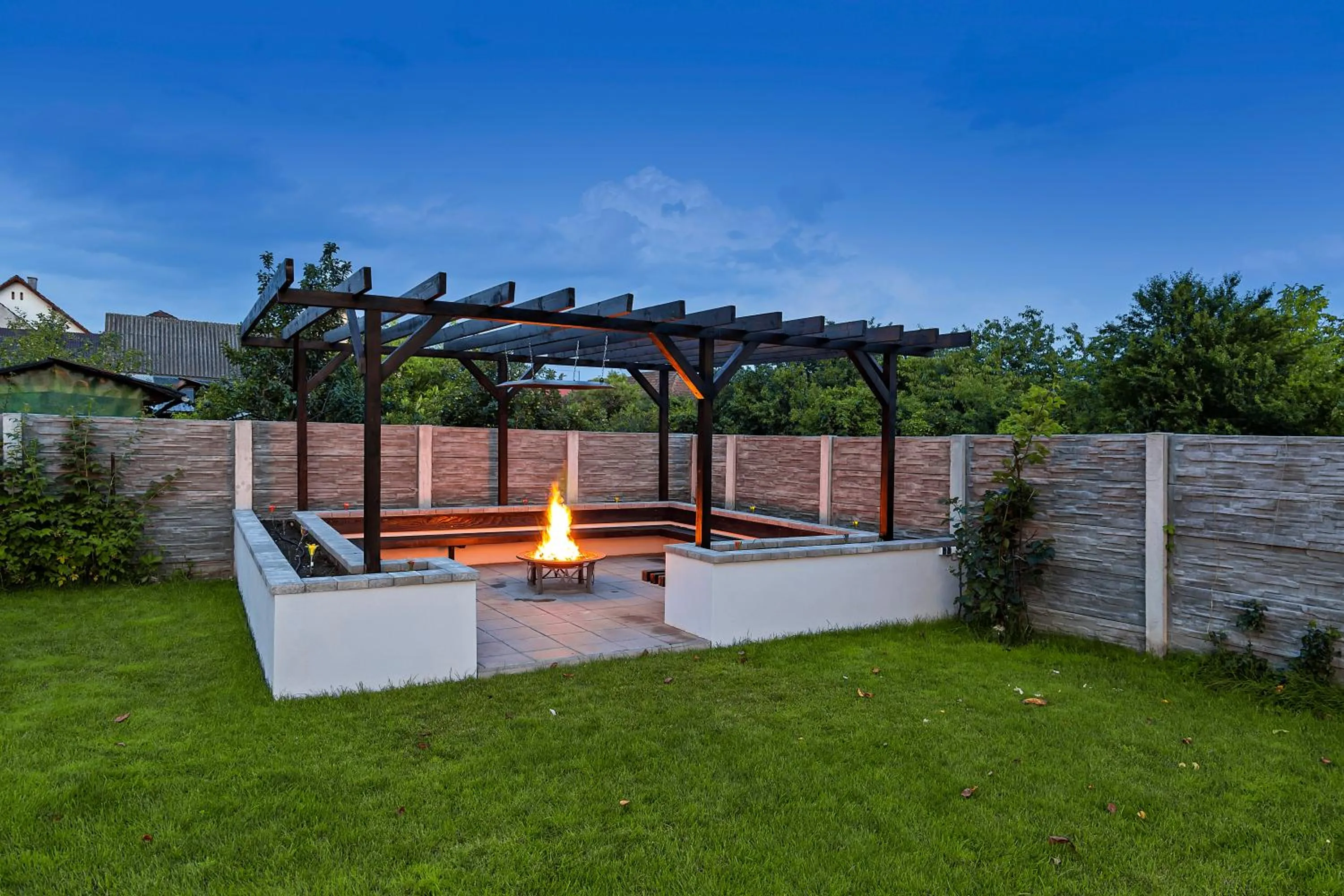 Garden in Pensiunea Alina "Adults Only"