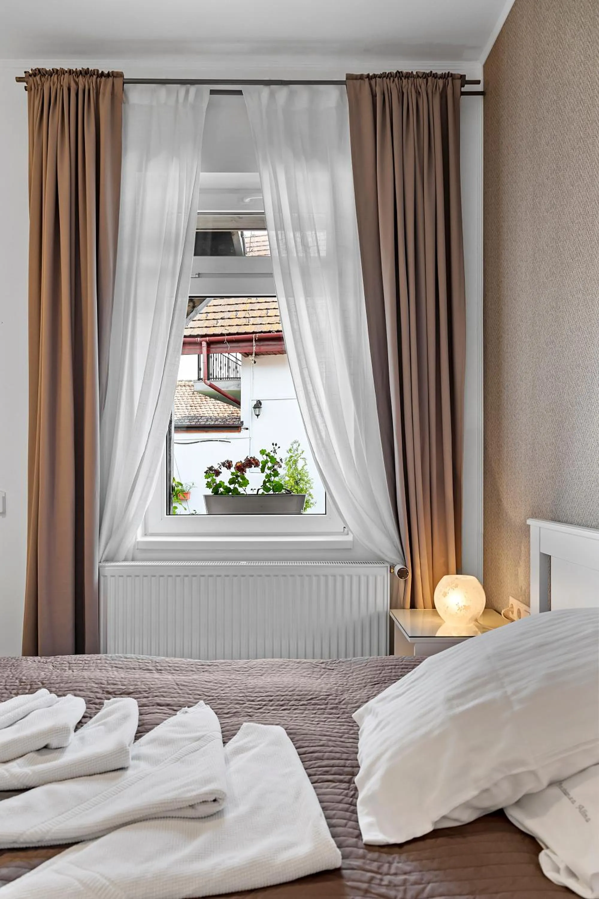 Property building, Bed in Pensiunea Alina "Adults Only"