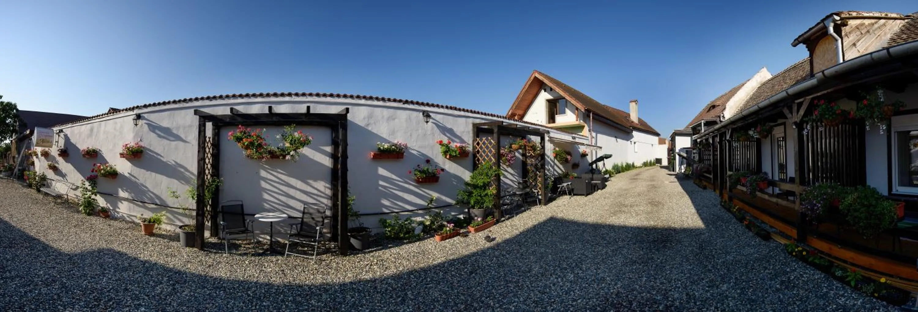 Property building in Pensiunea Alina "Adults Only"