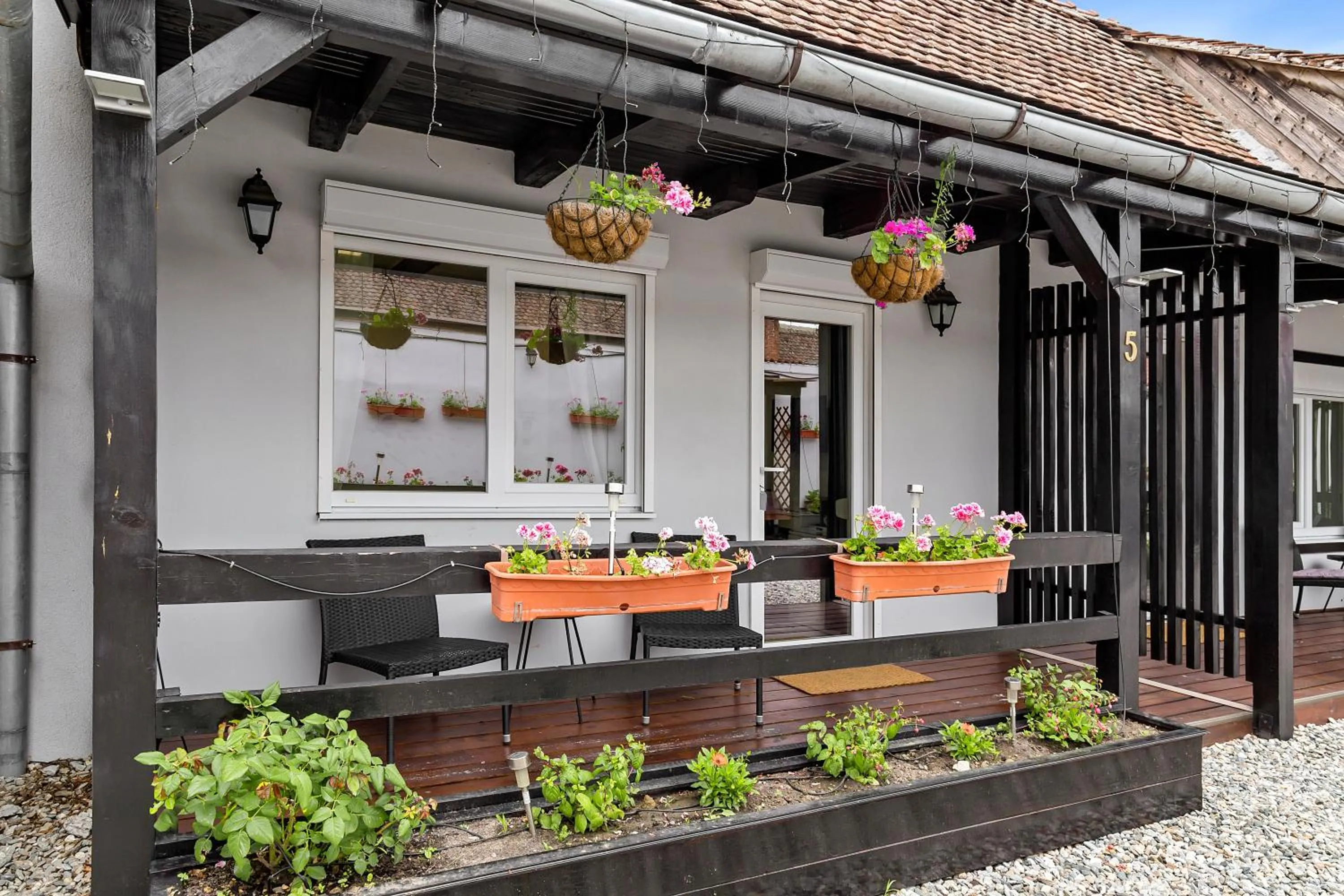 Inner courtyard view in Pensiunea Alina "Adults Only"