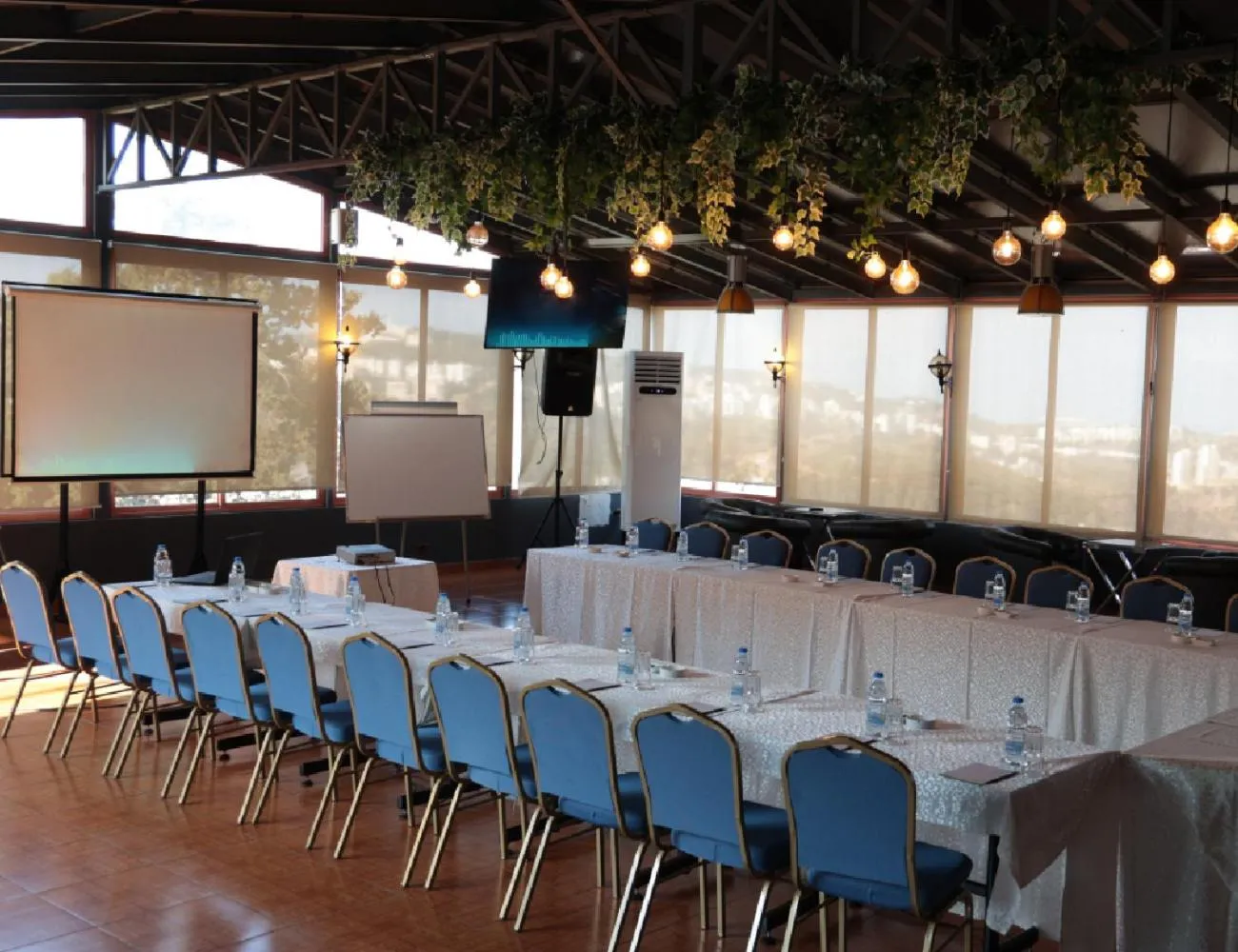 Meeting/conference room in Monteverde Hotel