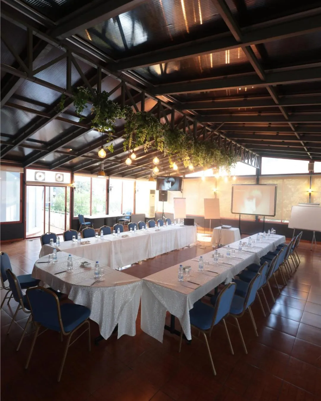Meeting/conference room in Monteverde Hotel