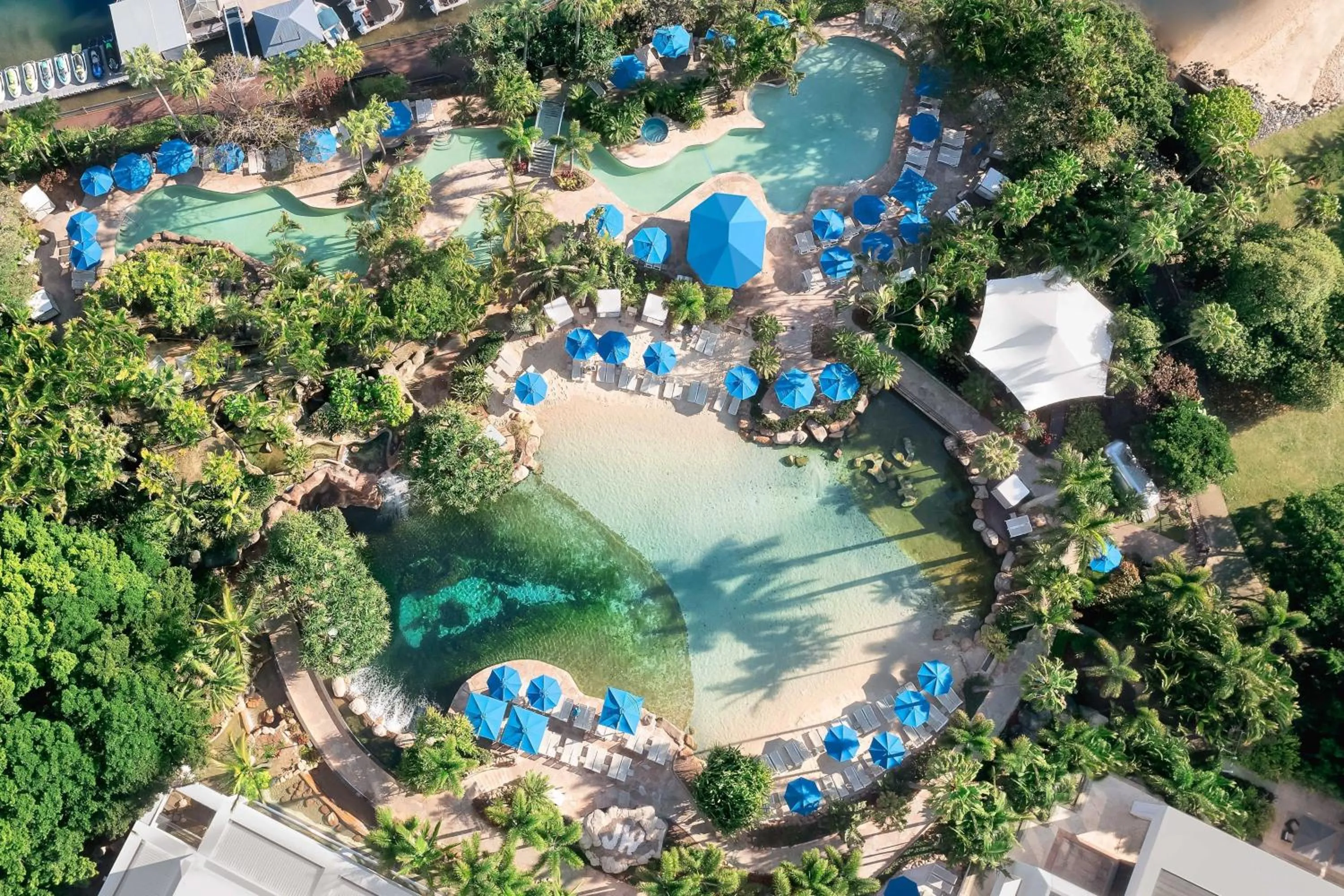 Swimming pool in JW Marriott Gold Coast Resort & Spa