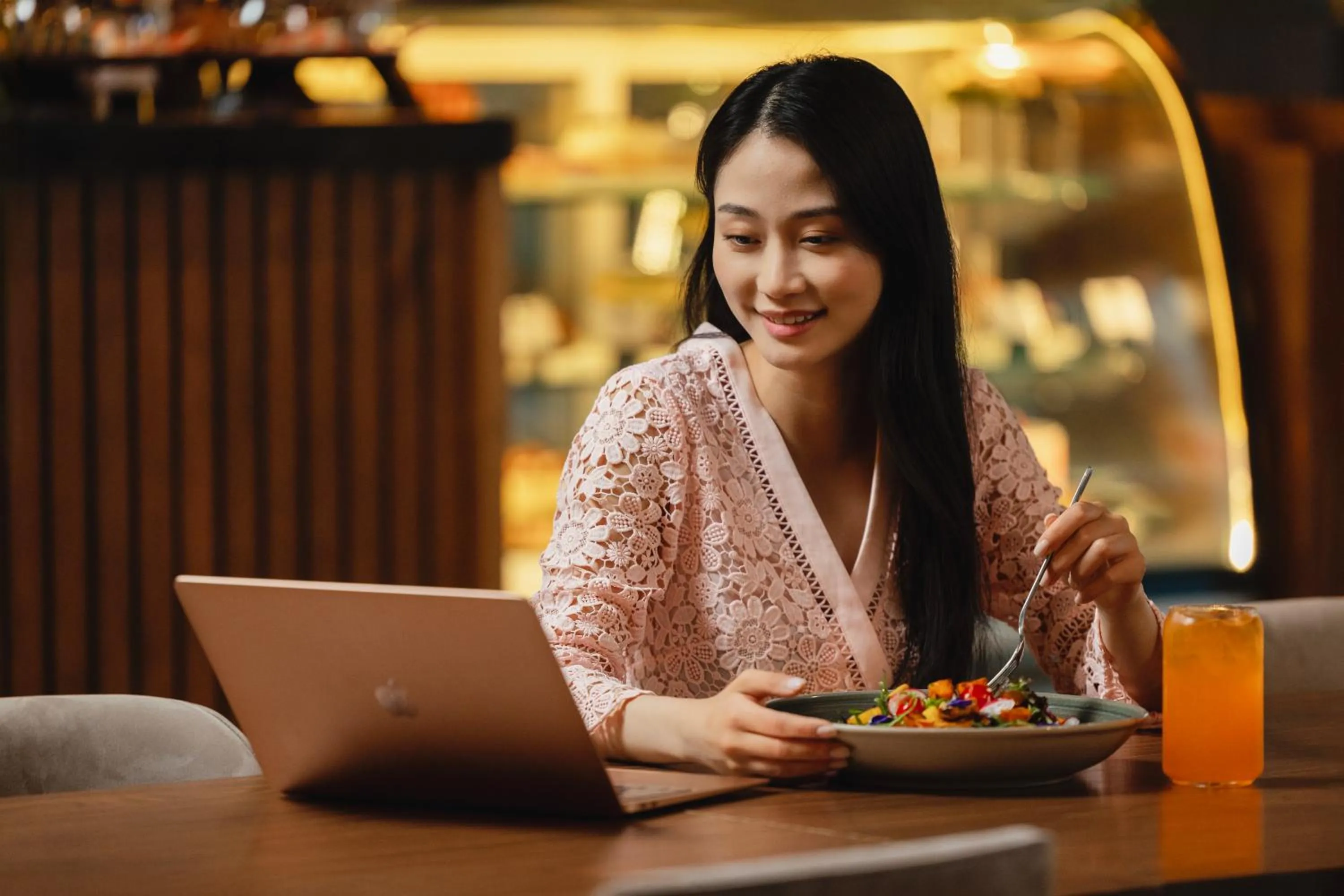 Restaurant/places to eat in Grand Millennium Al Wahda Executive Apartments