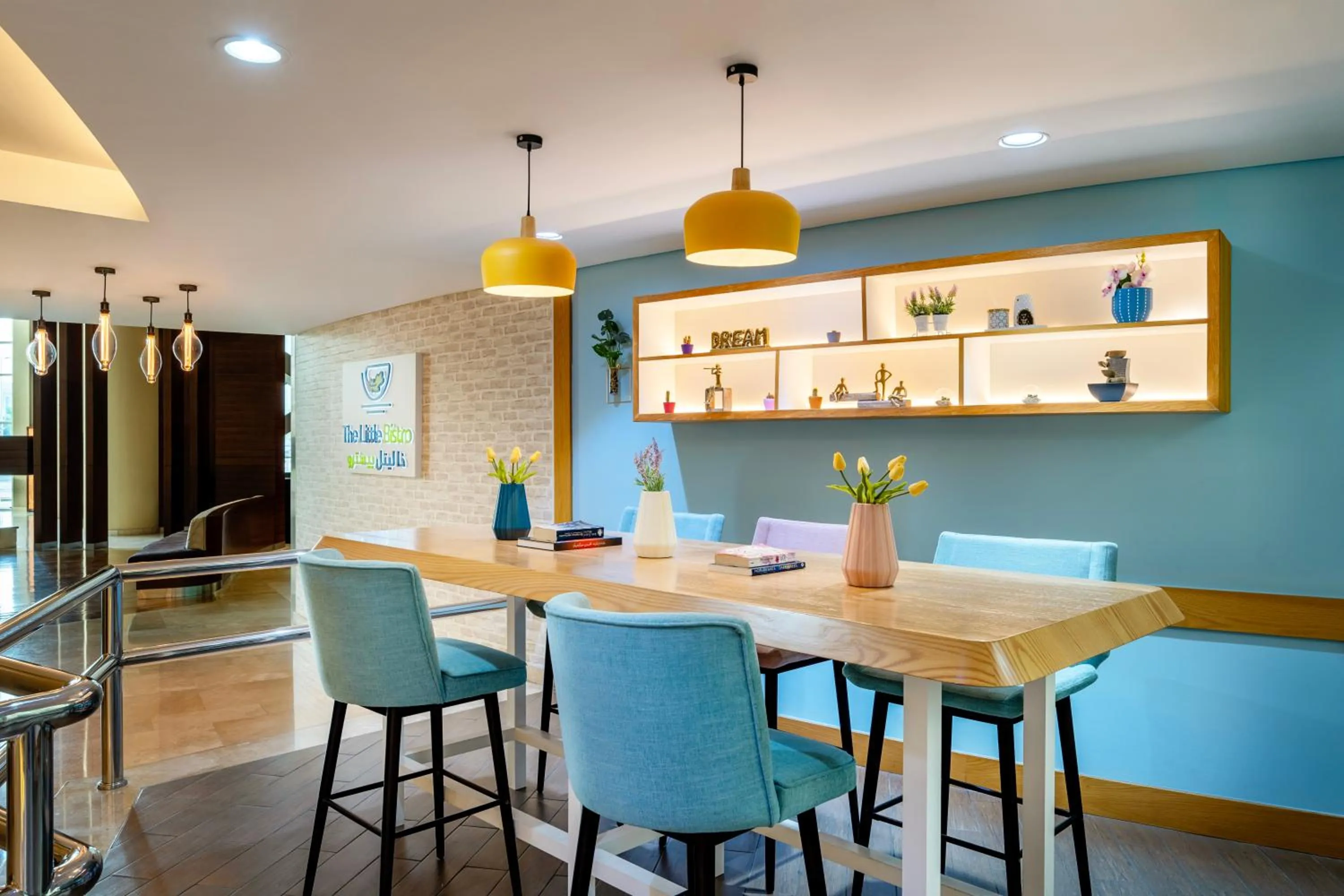 Restaurant/places to eat in Grand Millennium Al Wahda Executive Apartments