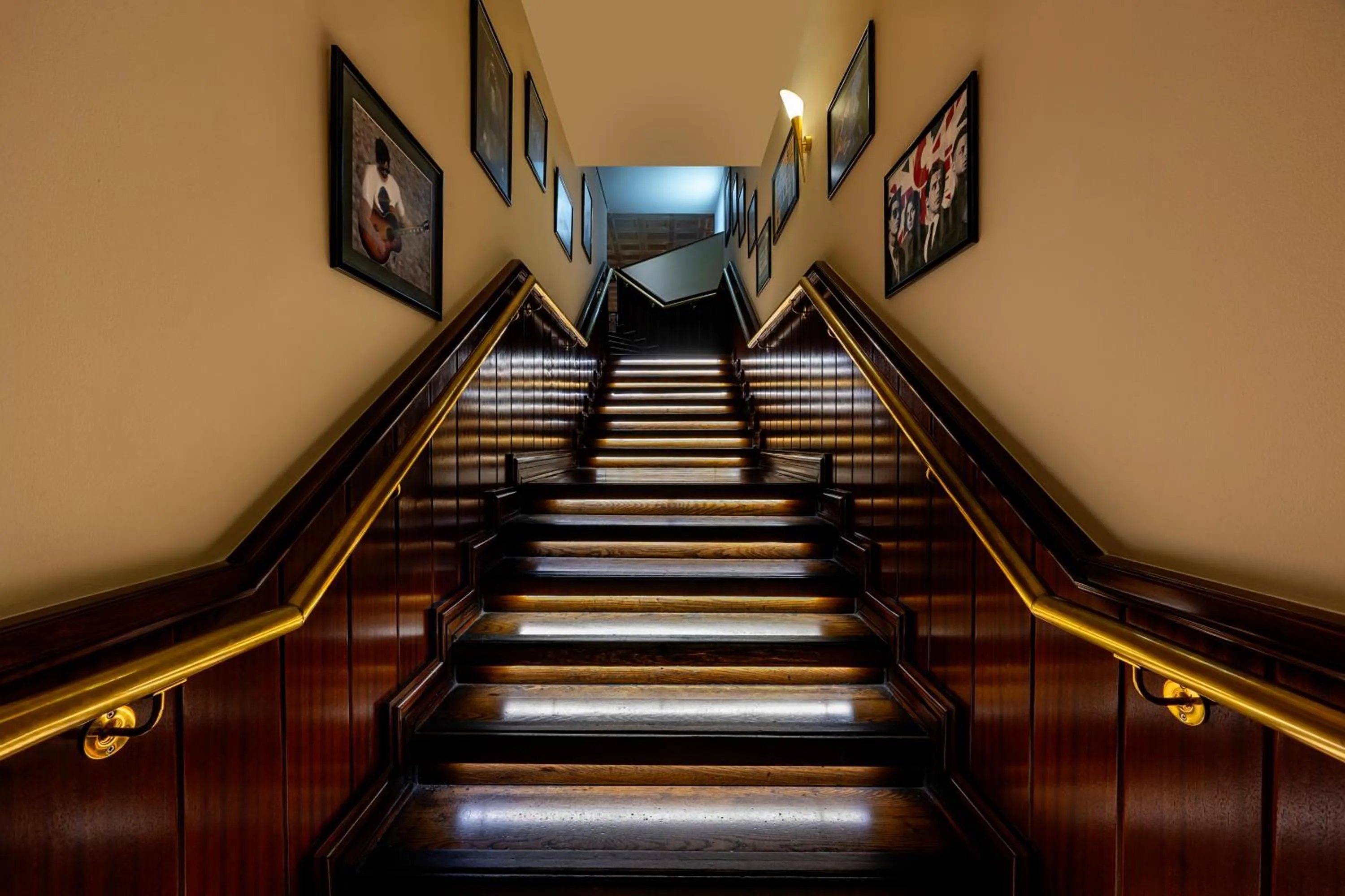 Lounge or bar in Grand Millennium Al Wahda Executive Apartments