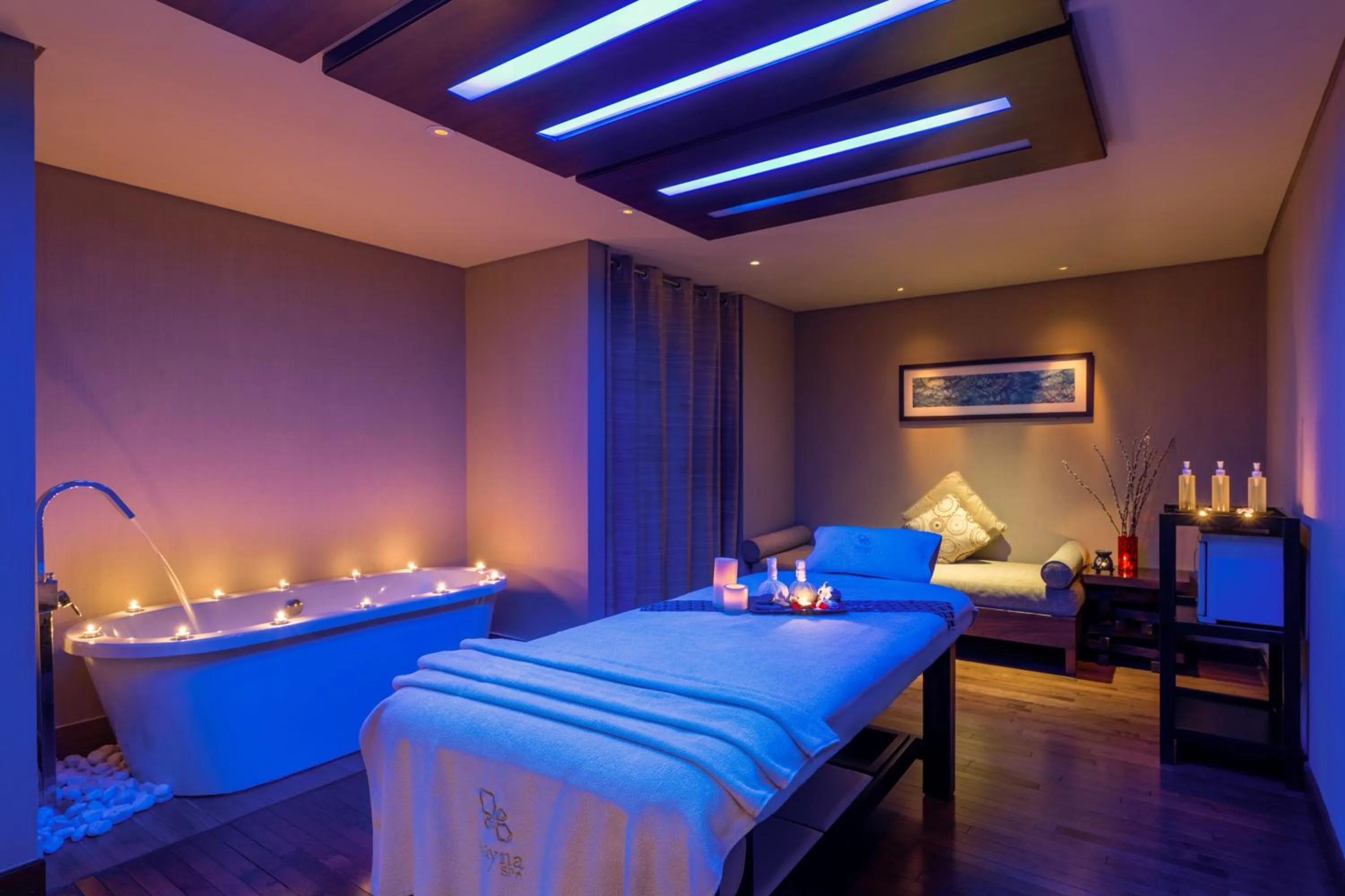 Spa and wellness centre/facilities, Bed in Grand Millennium Al Wahda Executive Apartments
