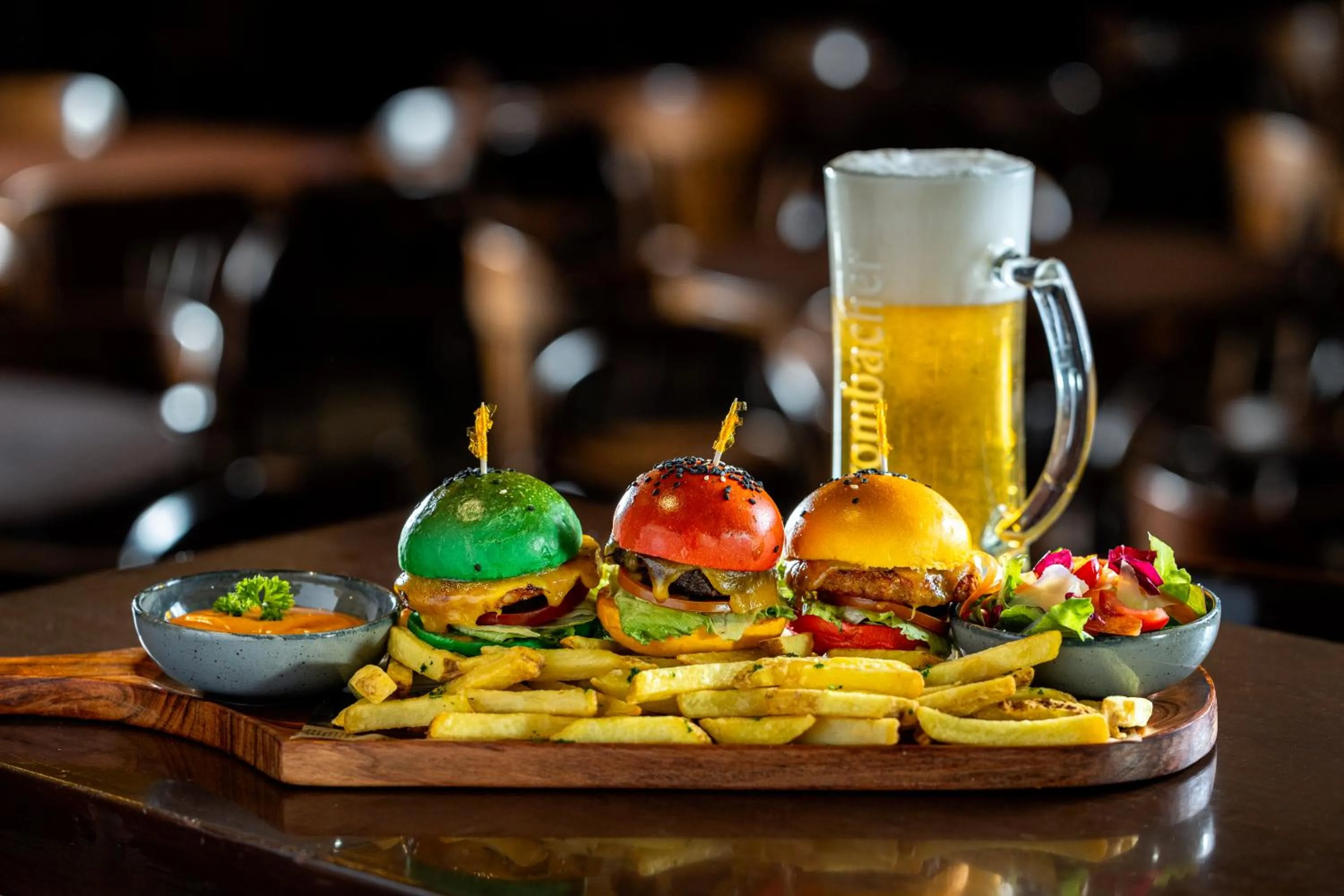 Restaurant/places to eat in Grand Millennium Al Wahda Executive Apartments