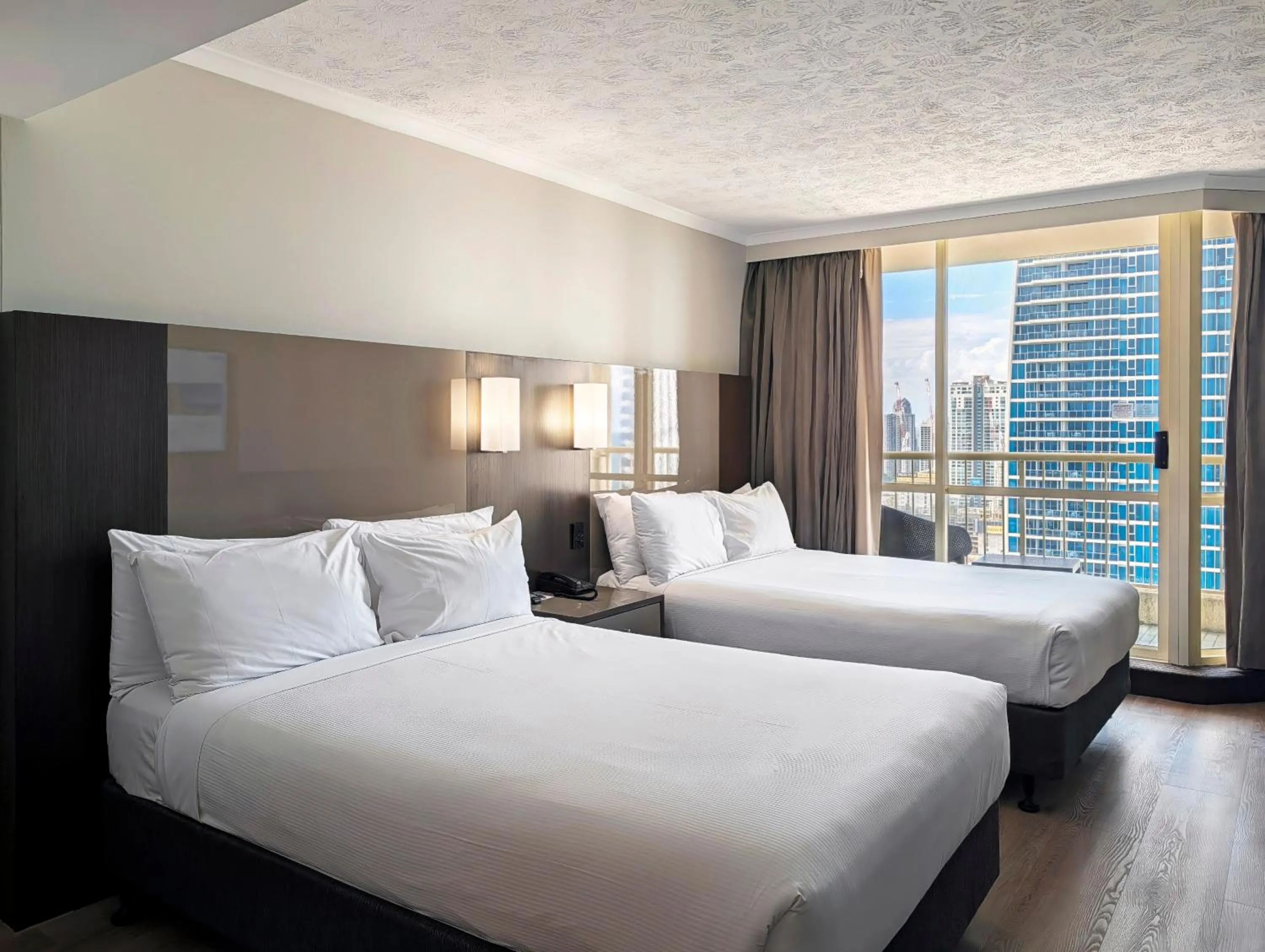 Bedroom, Bed in Novotel Surfers Paradise