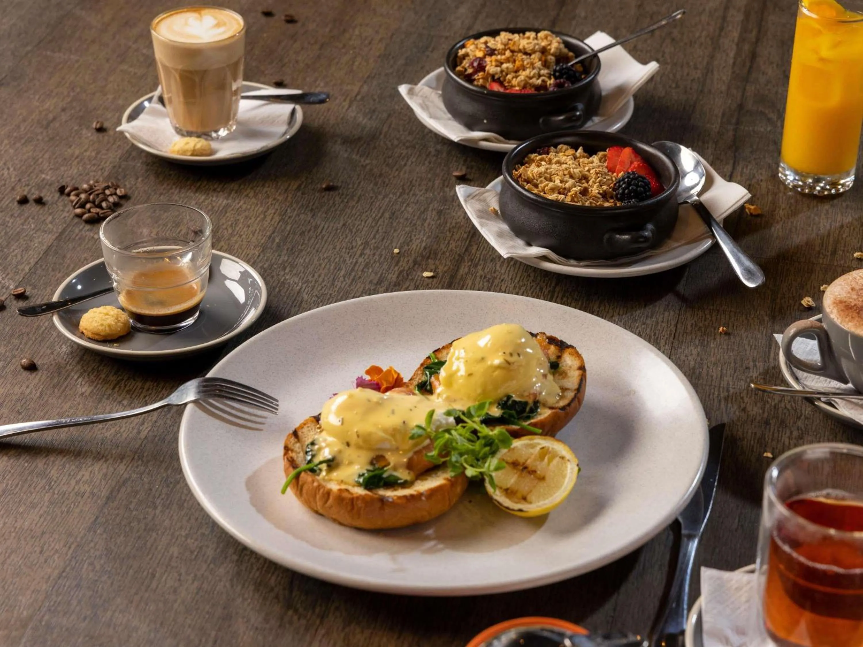 Restaurant/places to eat in Novotel Surfers Paradise